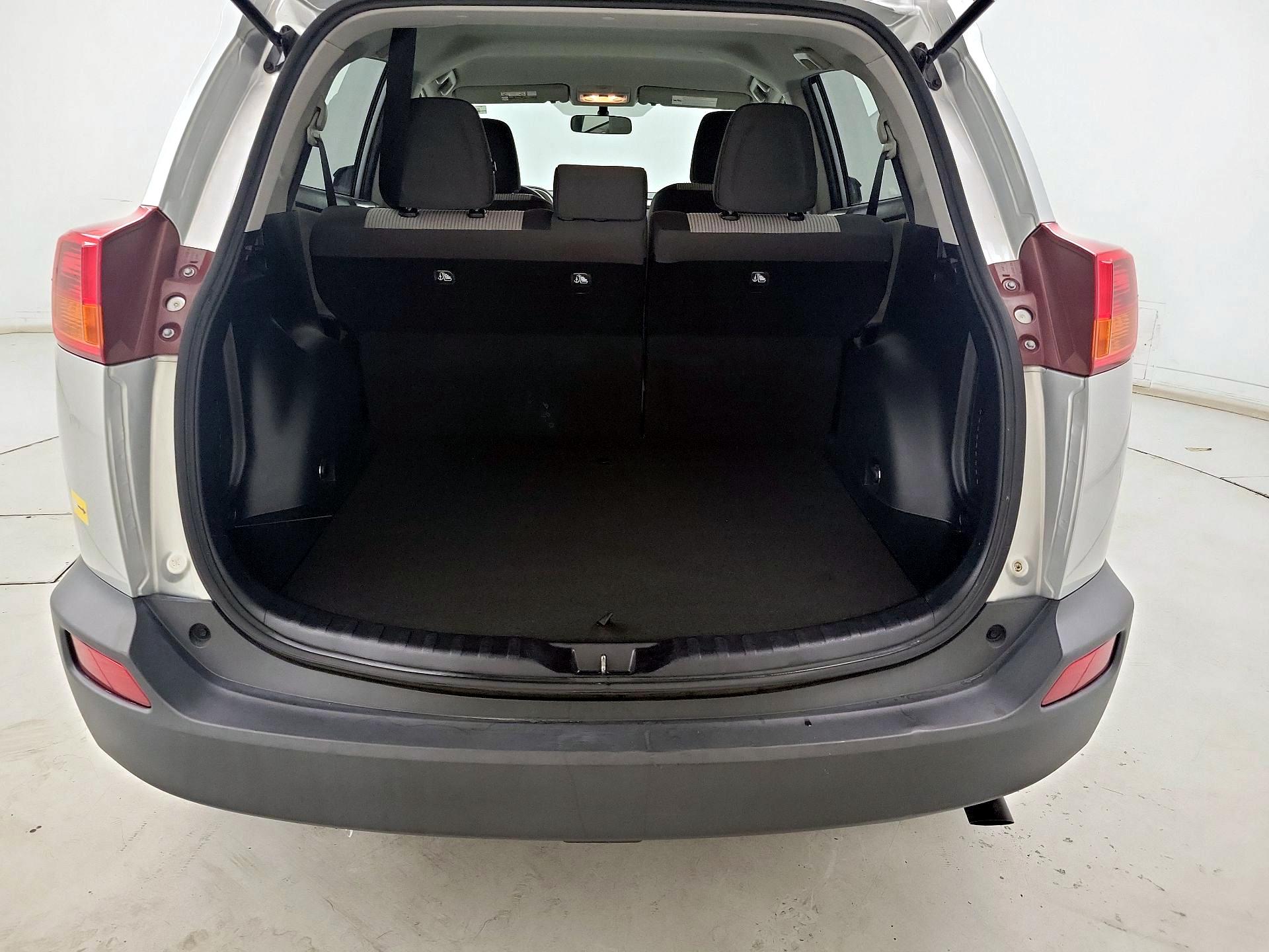 Thumbnail: 2015 Toyota RAV4 - 20