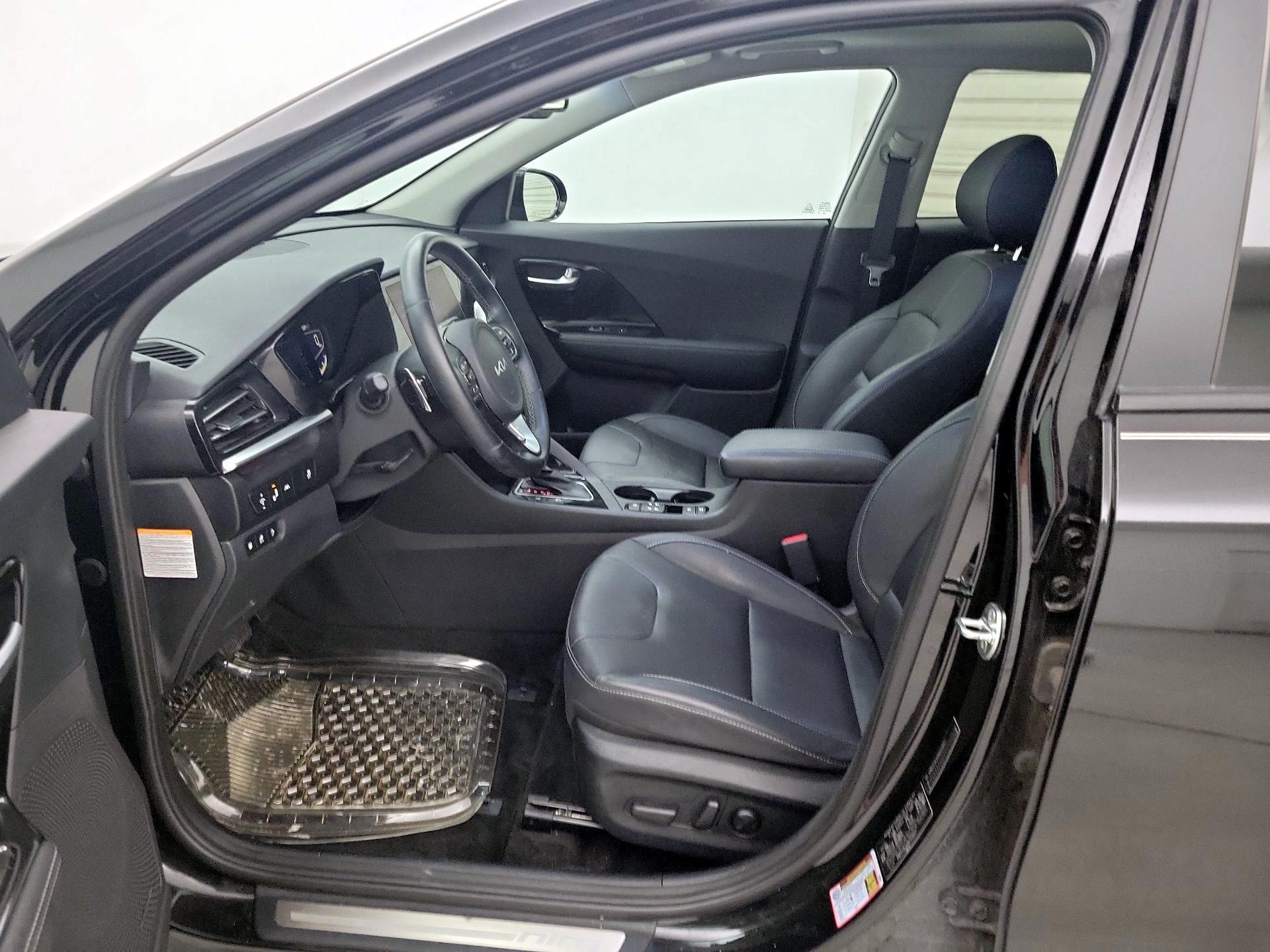 Thumbnail: 2022 Kia Niro - 11