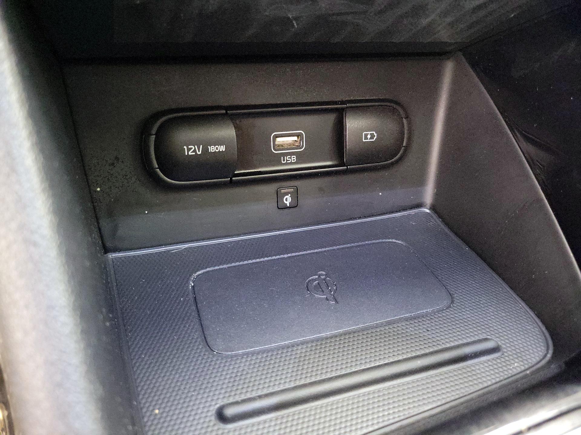 Thumbnail: 2022 Kia Niro - 19