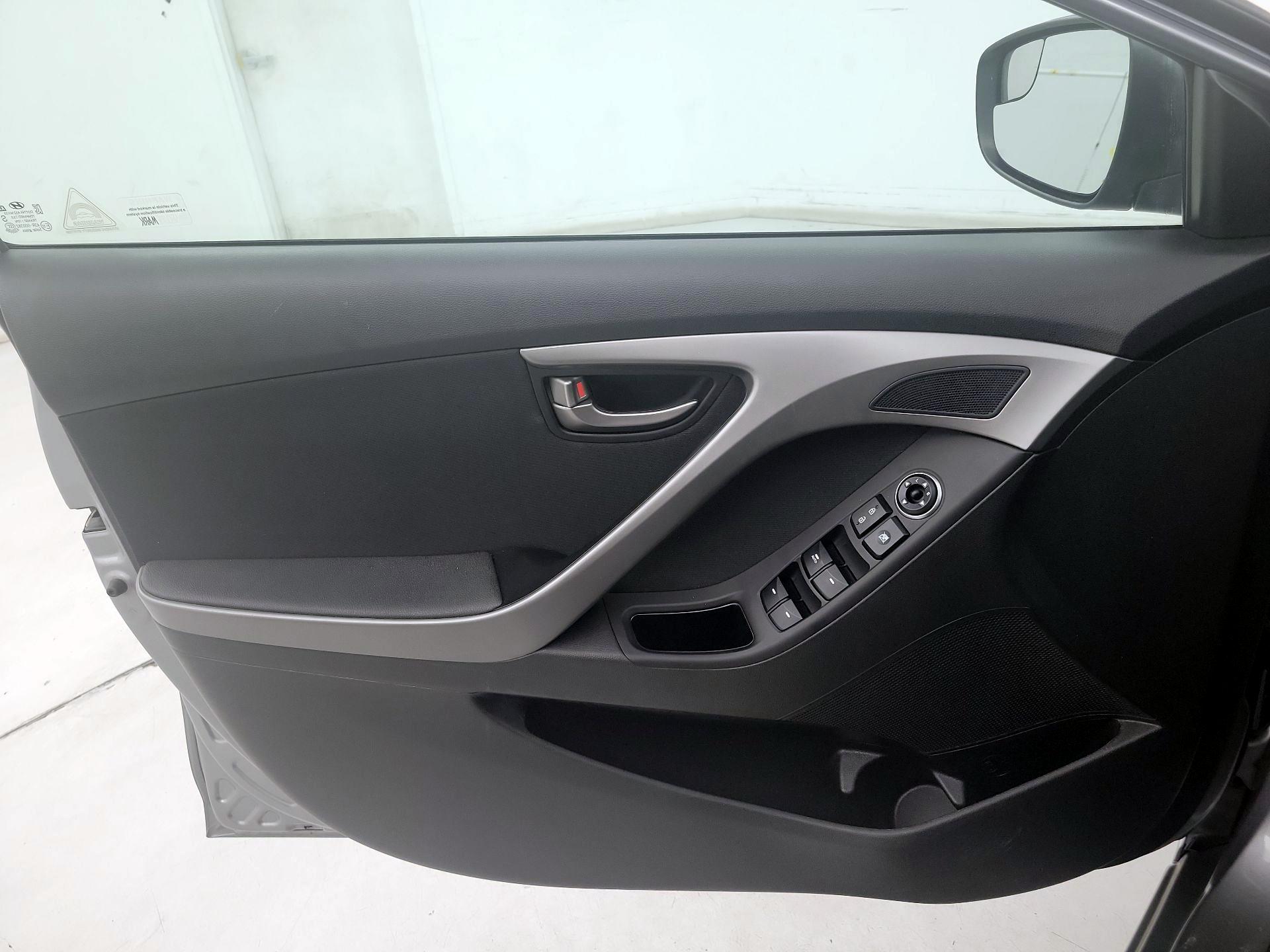 Thumbnail: 2016 Hyundai Elantra - 12