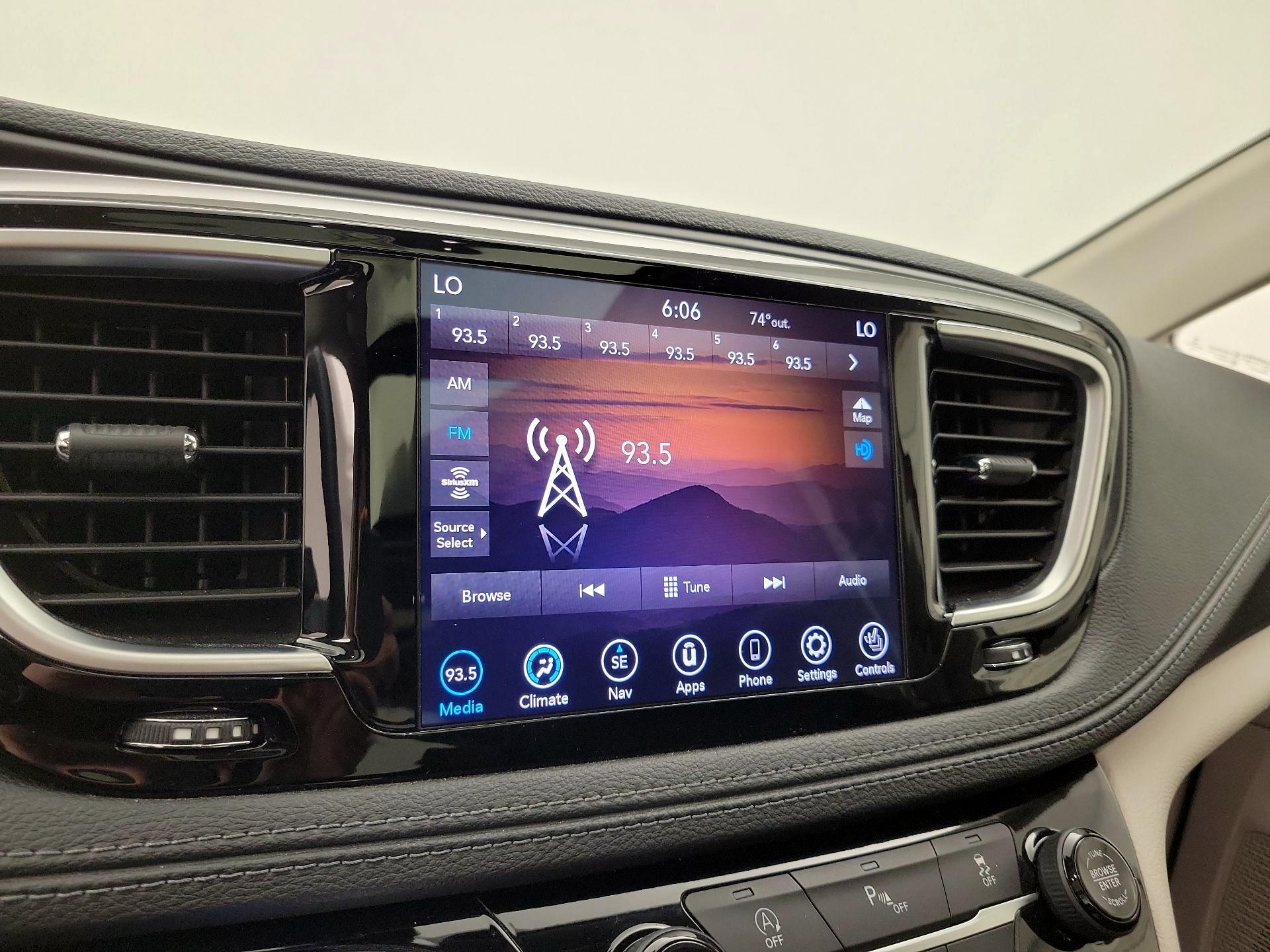 Thumbnail: 2020 Chrysler Pacifica - 16