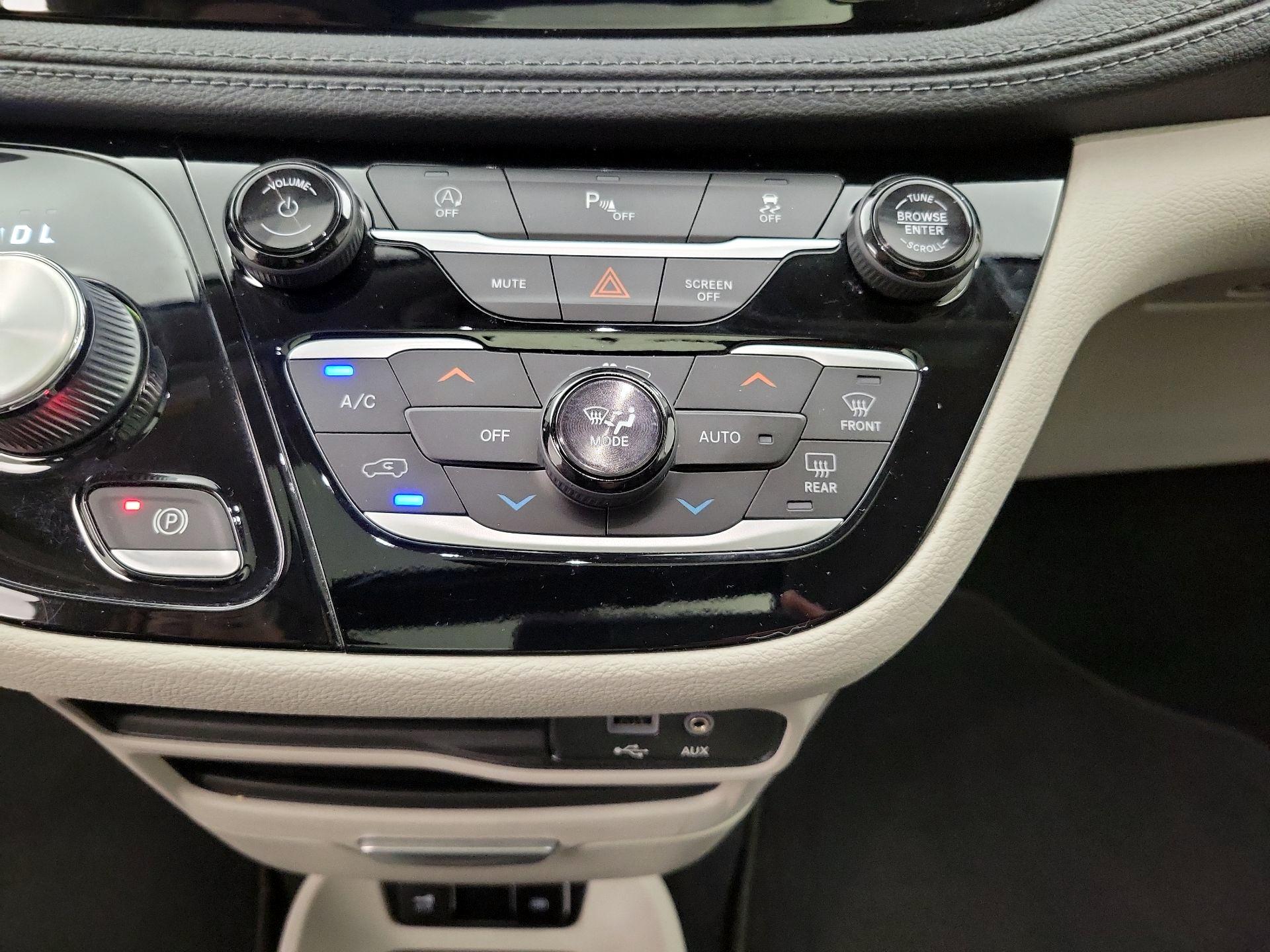 Thumbnail: 2020 Chrysler Pacifica - 17