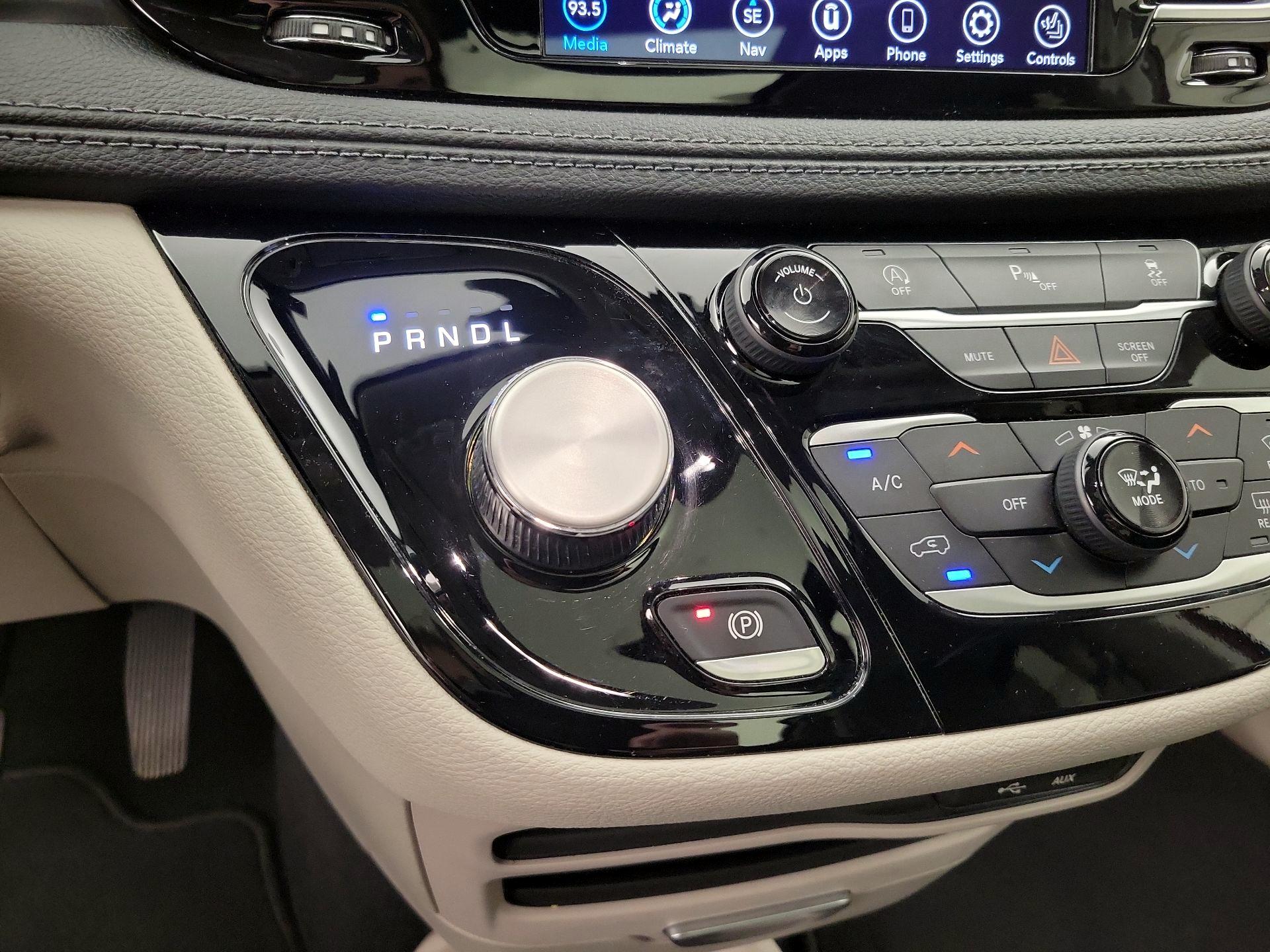 Thumbnail: 2020 Chrysler Pacifica - 18