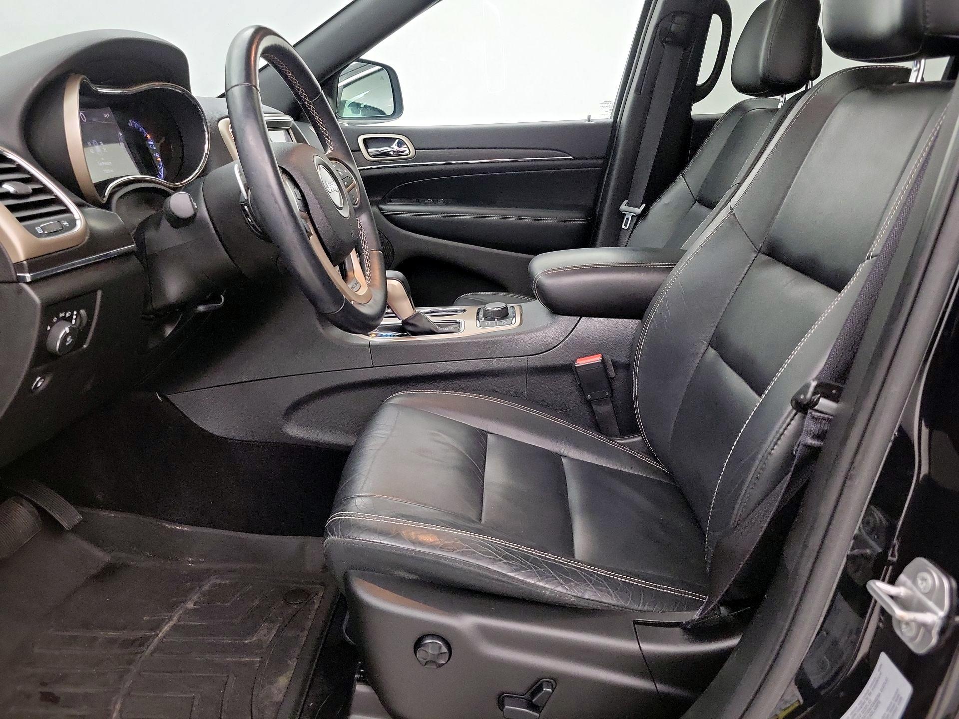 Thumbnail: 2017 Jeep Grand Cherokee - 11