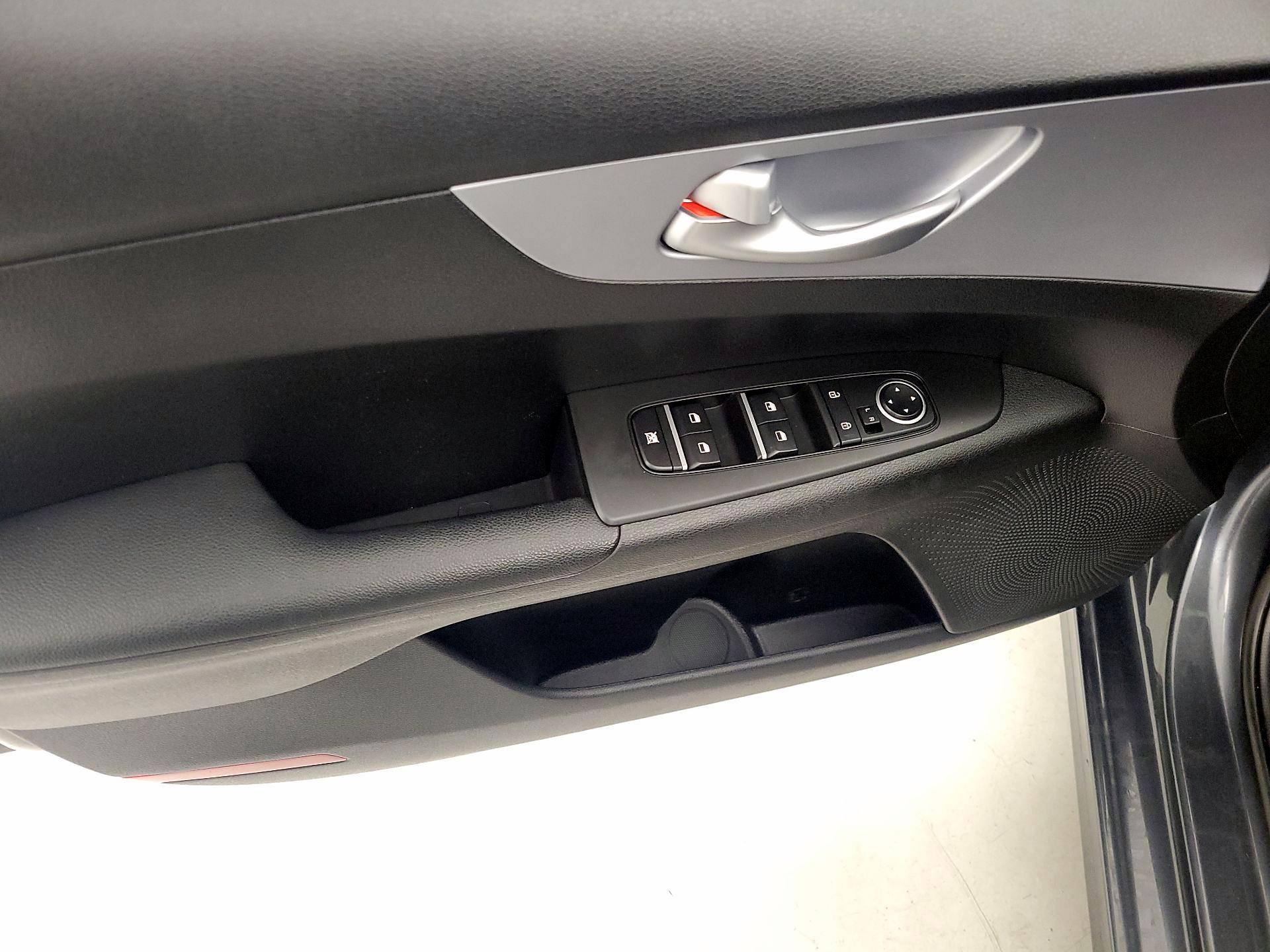 Thumbnail: 2023 Kia Forte - 12