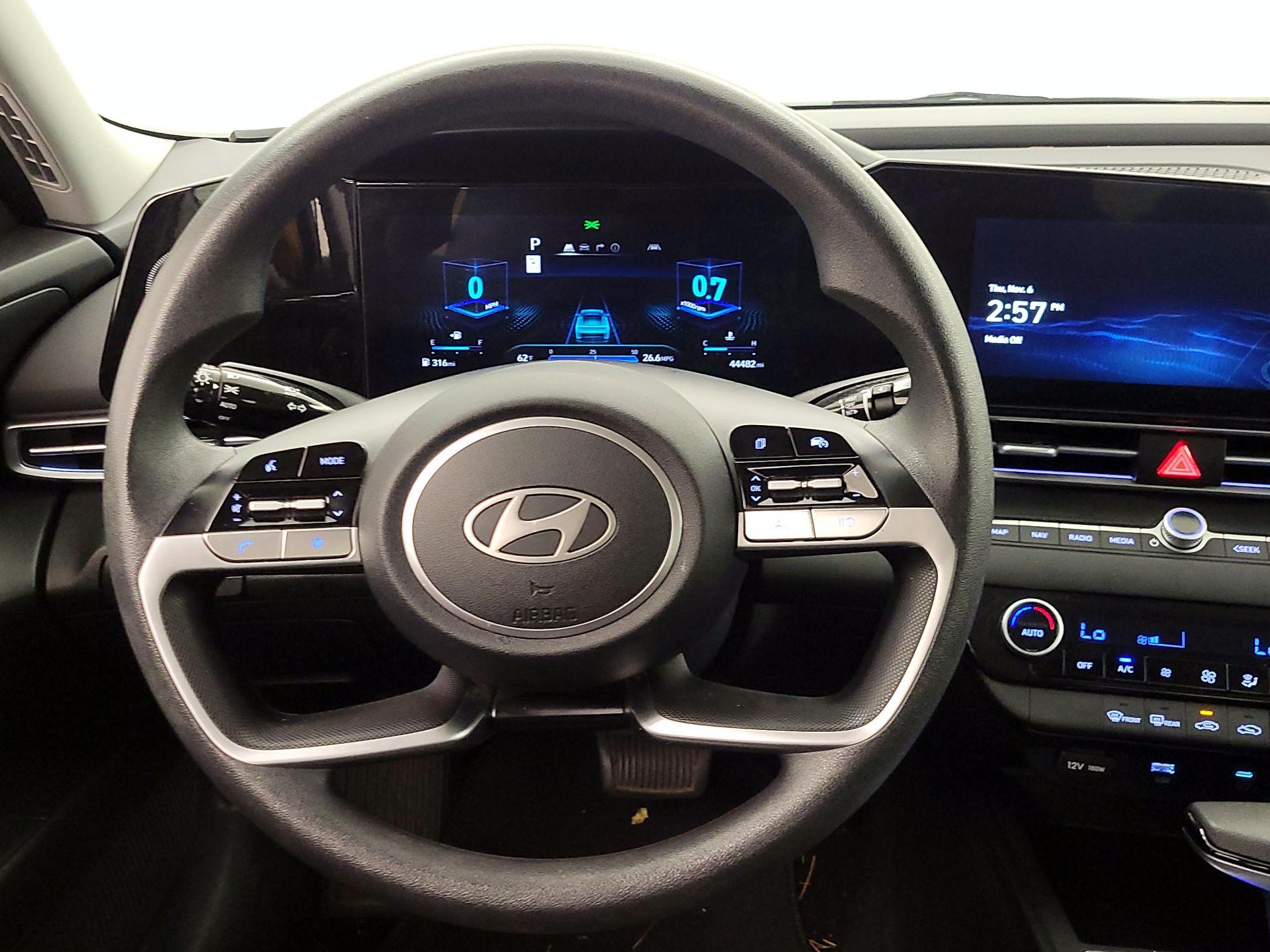 Thumbnail: 2024 Hyundai Elantra - 10