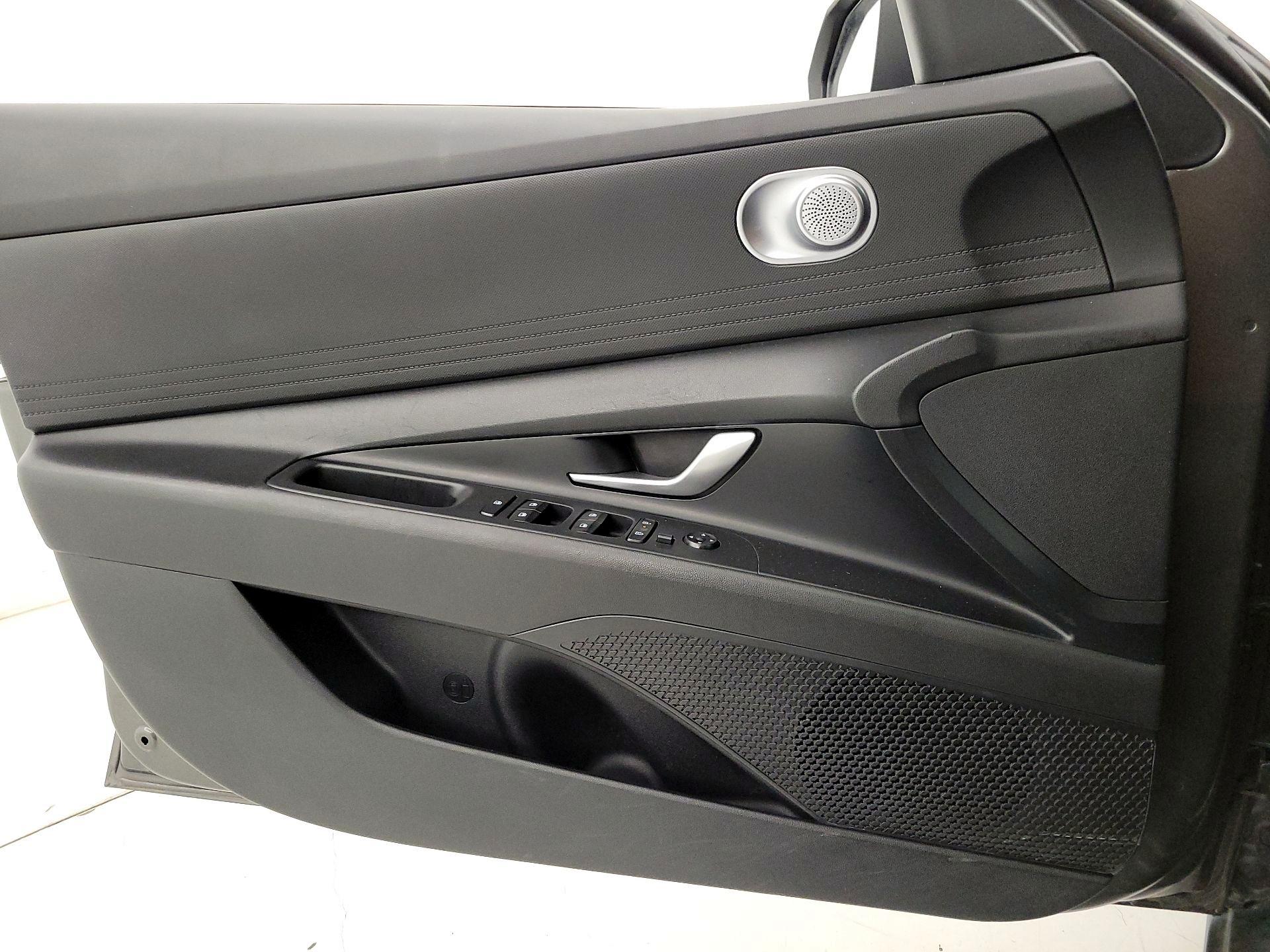 Thumbnail: 2024 Hyundai Elantra - 12