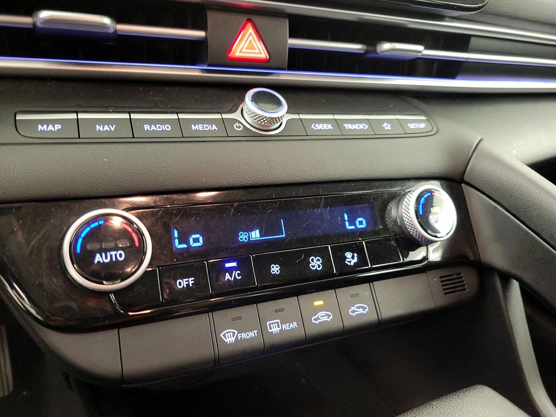 Thumbnail: 2024 Hyundai Elantra - 17