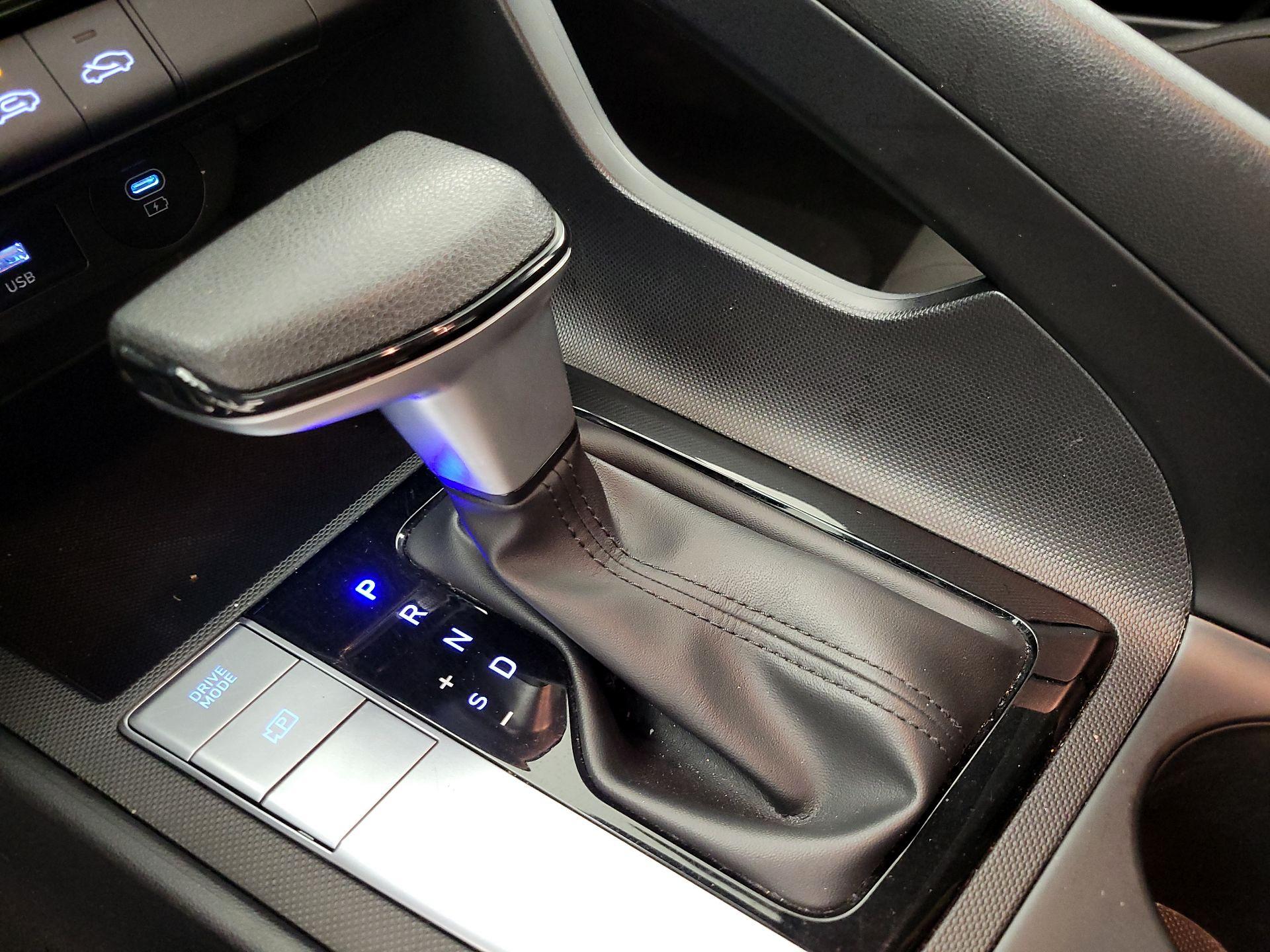 Thumbnail: 2024 Hyundai Elantra - 18