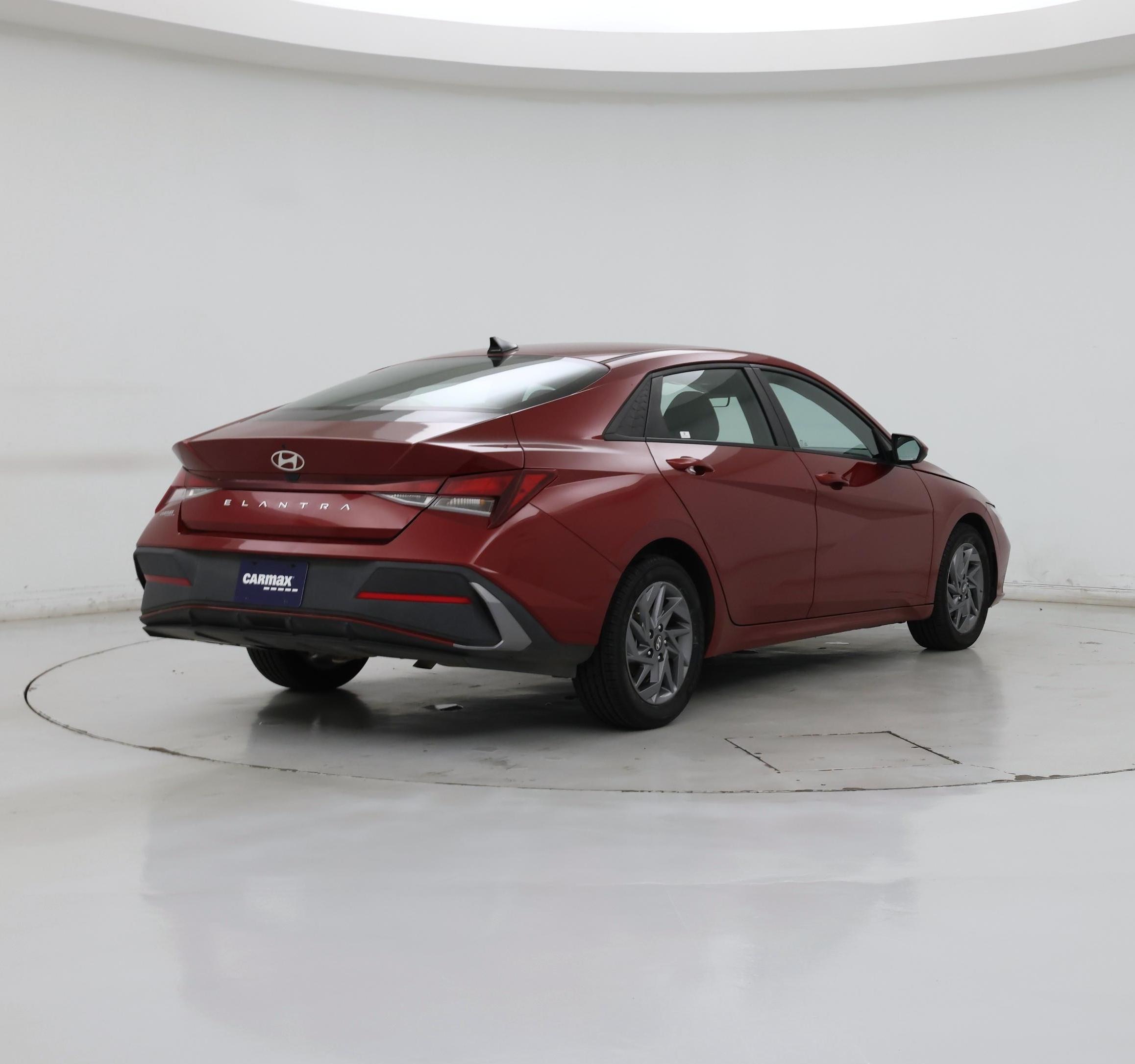 Thumbnail: 2024 Hyundai Elantra - 8