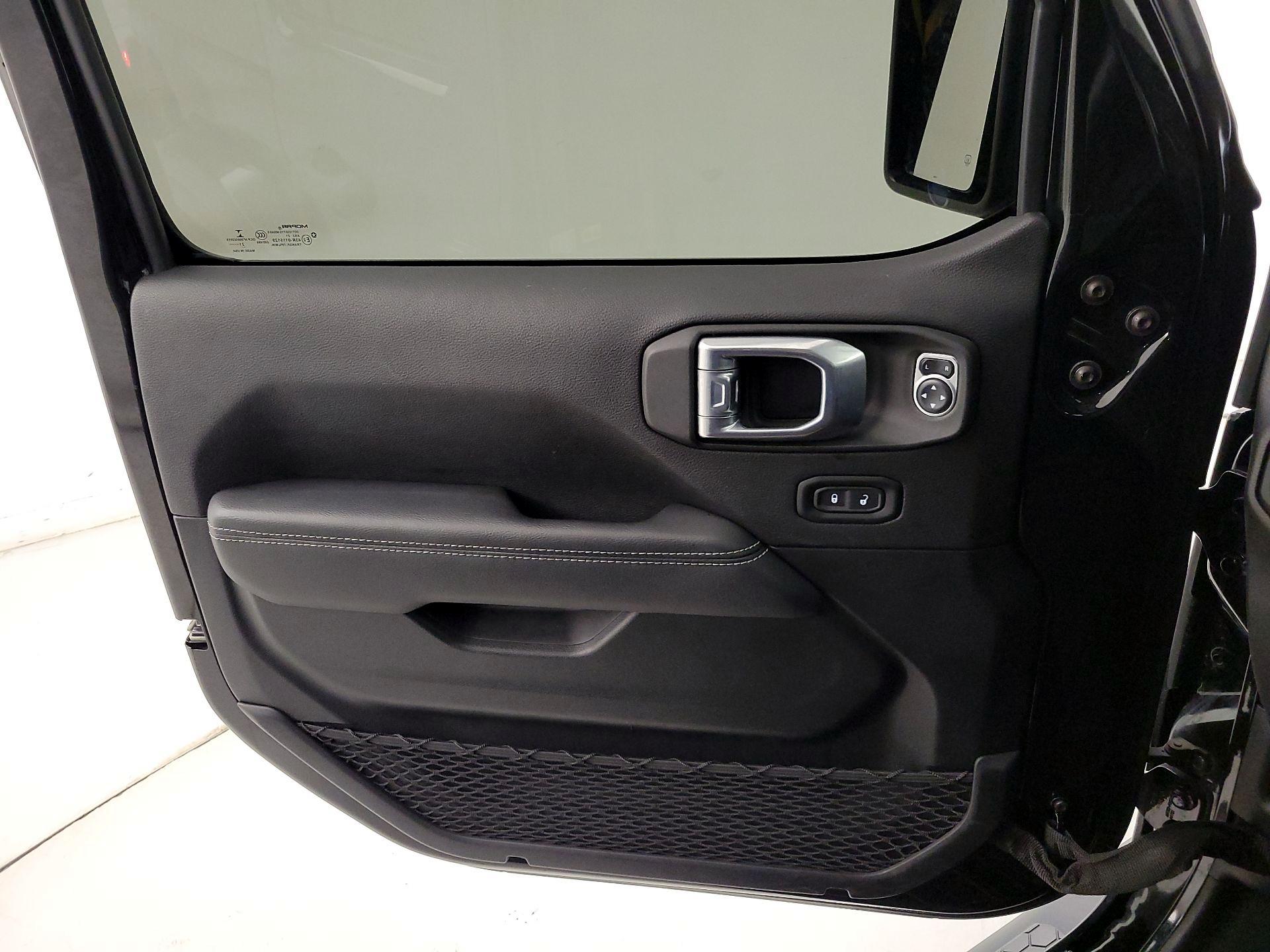 Thumbnail: 2021 Jeep Wrangler - 12