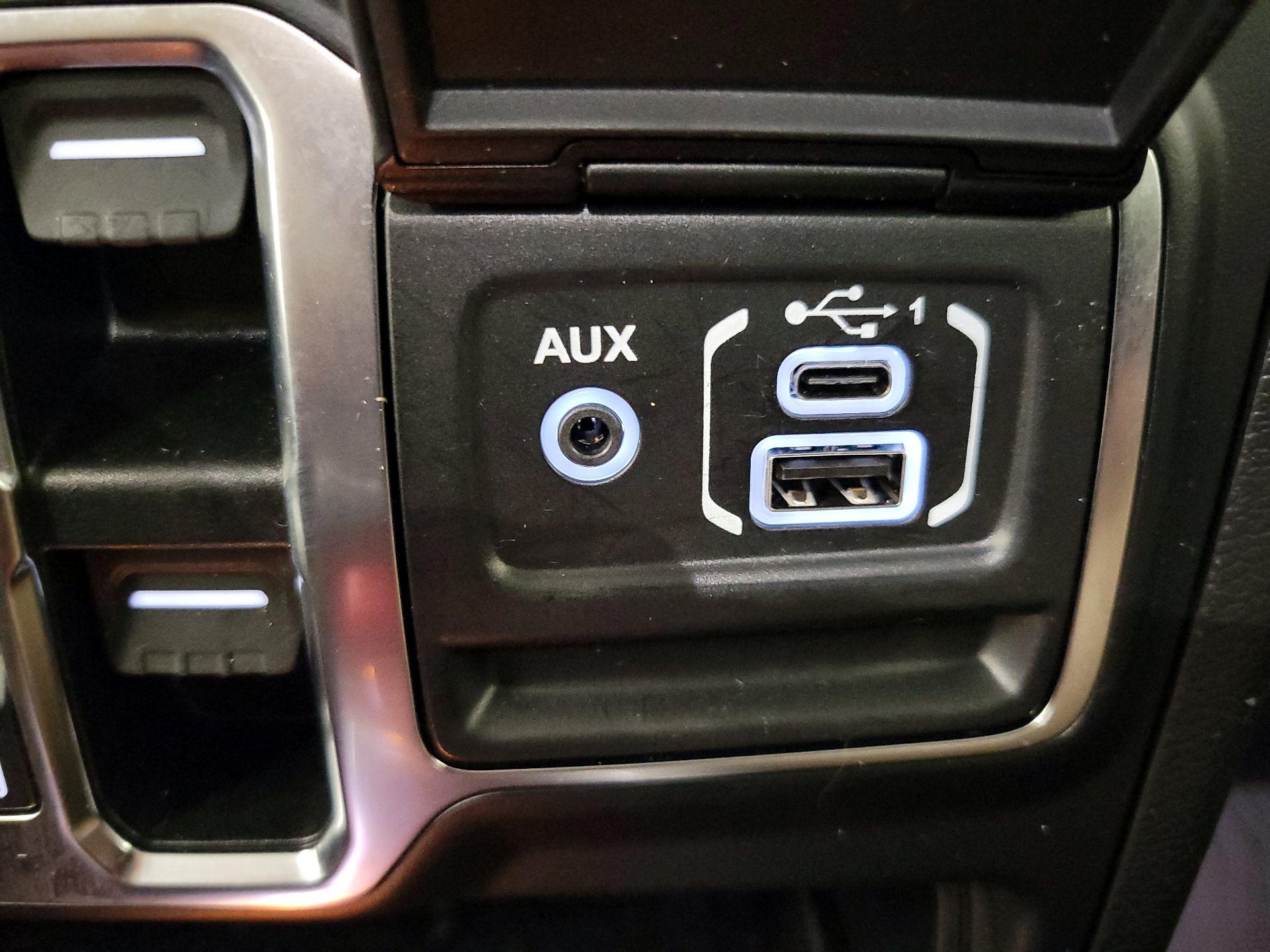 Thumbnail: 2021 Jeep Wrangler - 19