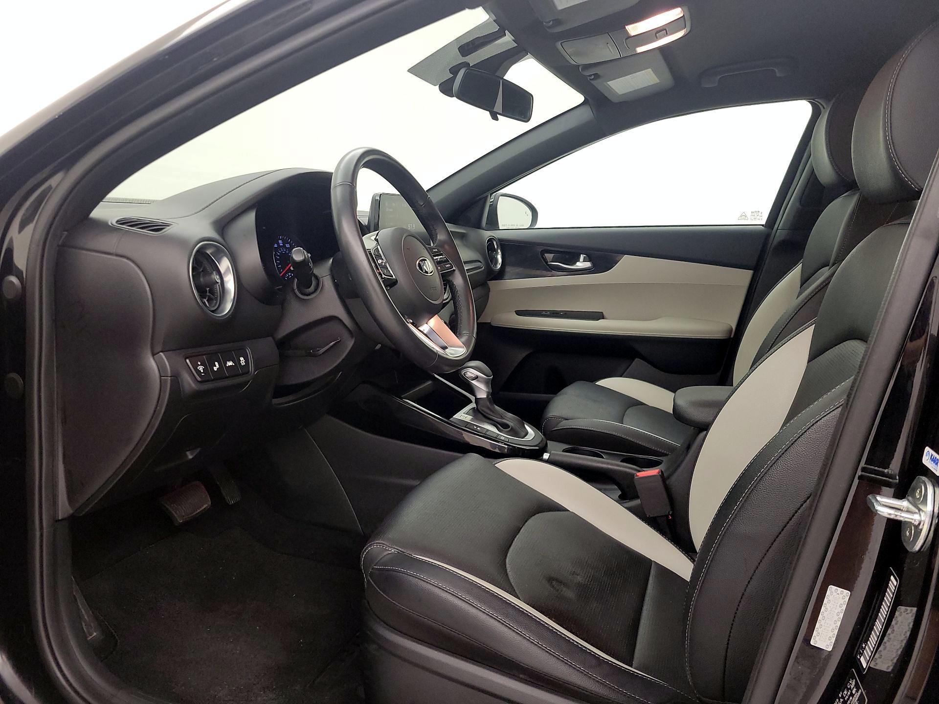 Thumbnail: 2020 Kia Forte - 11