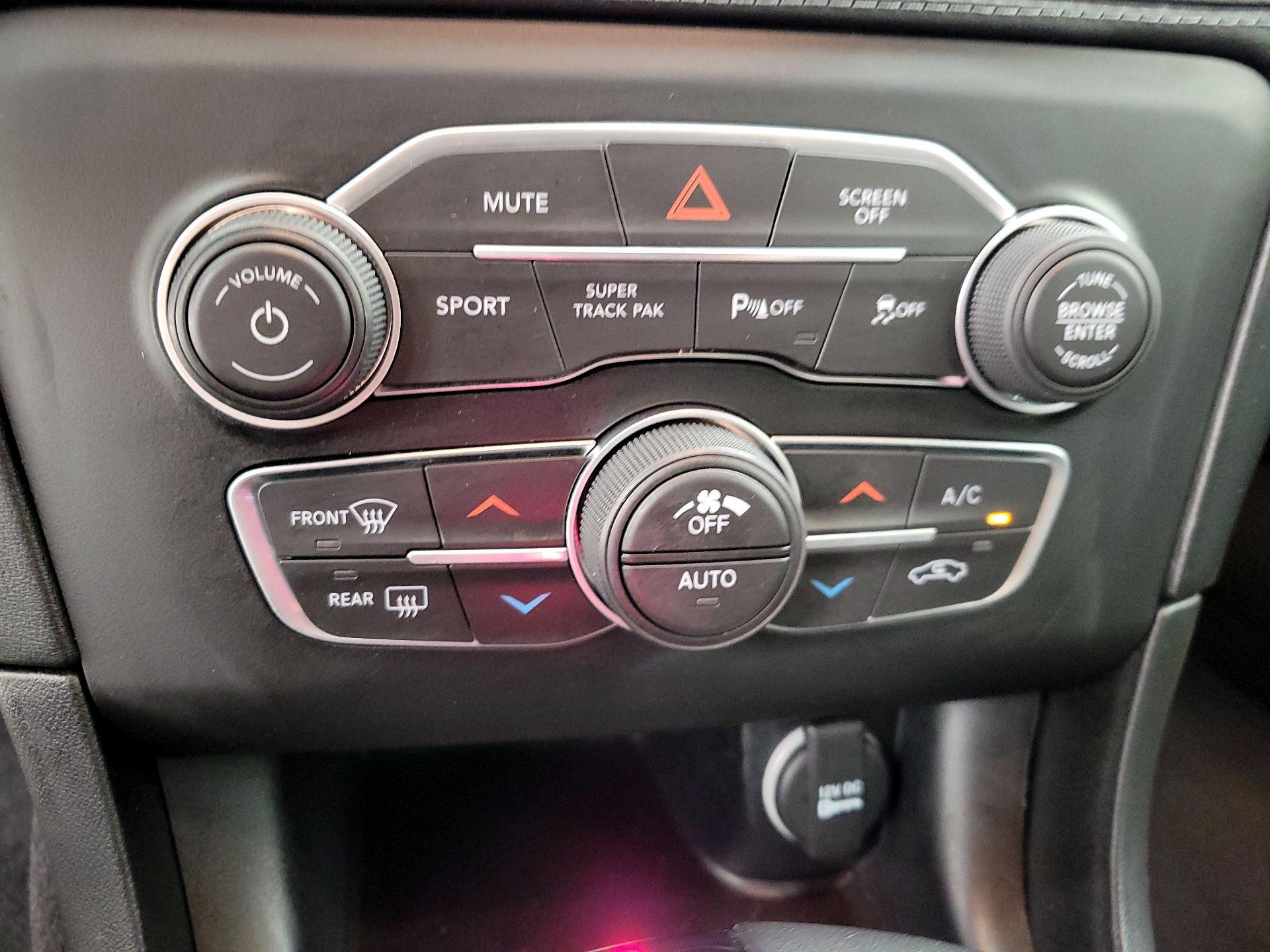 Thumbnail: 2022 Dodge Charger - 16