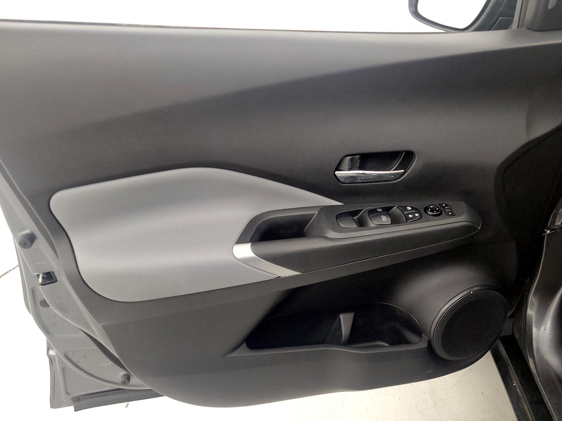 Thumbnail: 2023 Nissan Kicks - 12