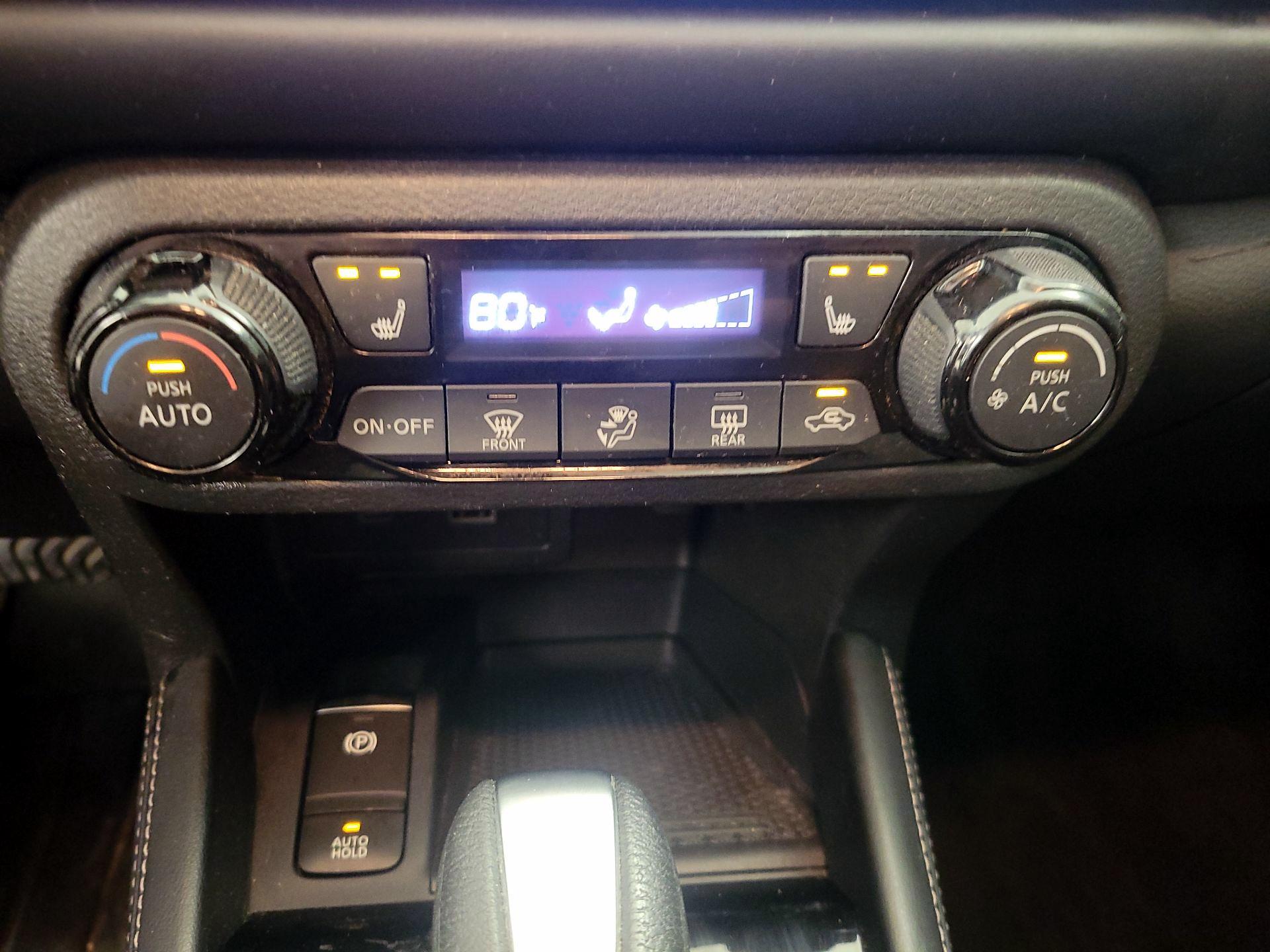 Thumbnail: 2023 Nissan Kicks - 16