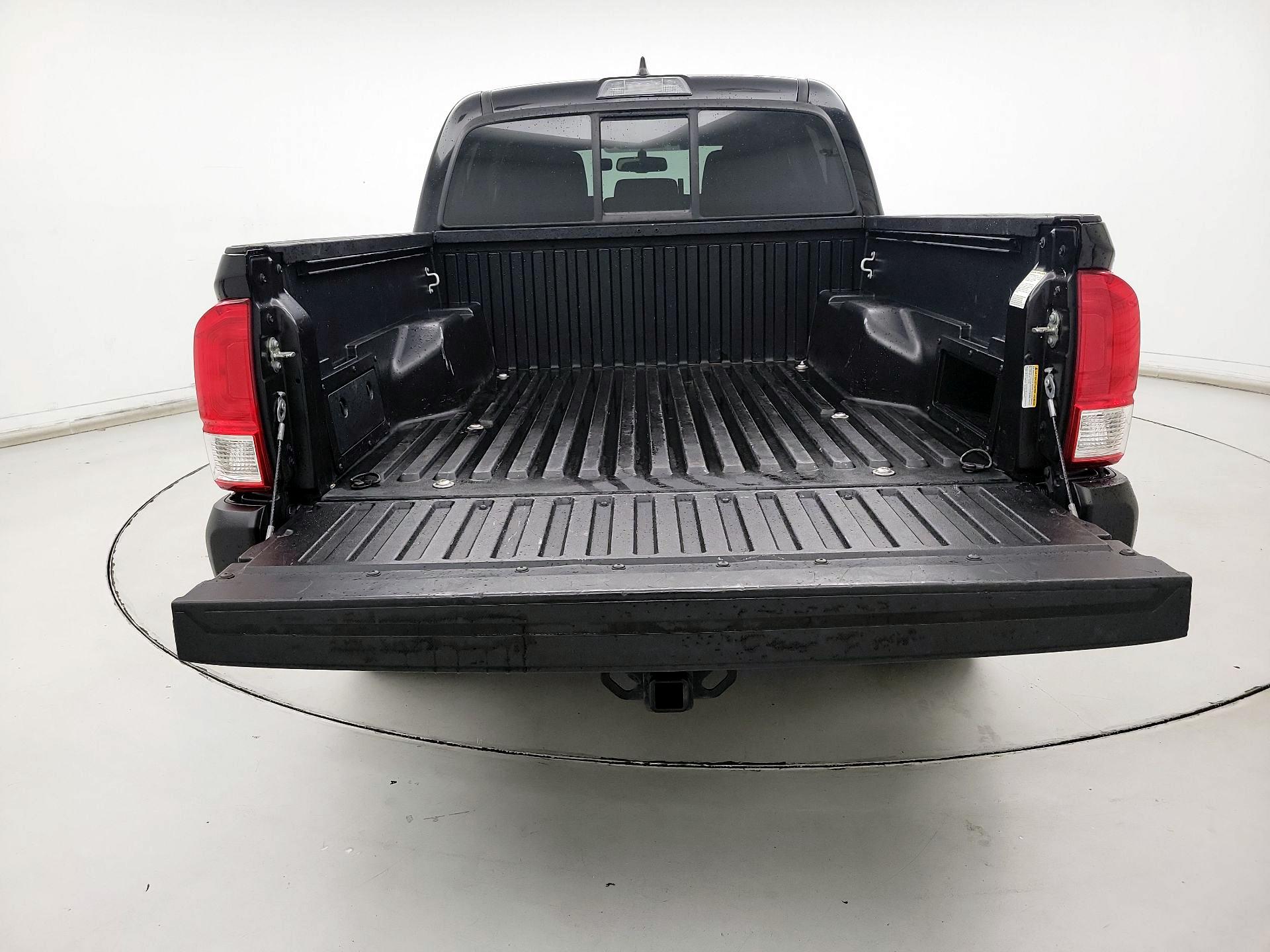 Thumbnail: 2017 Toyota Tacoma - 20