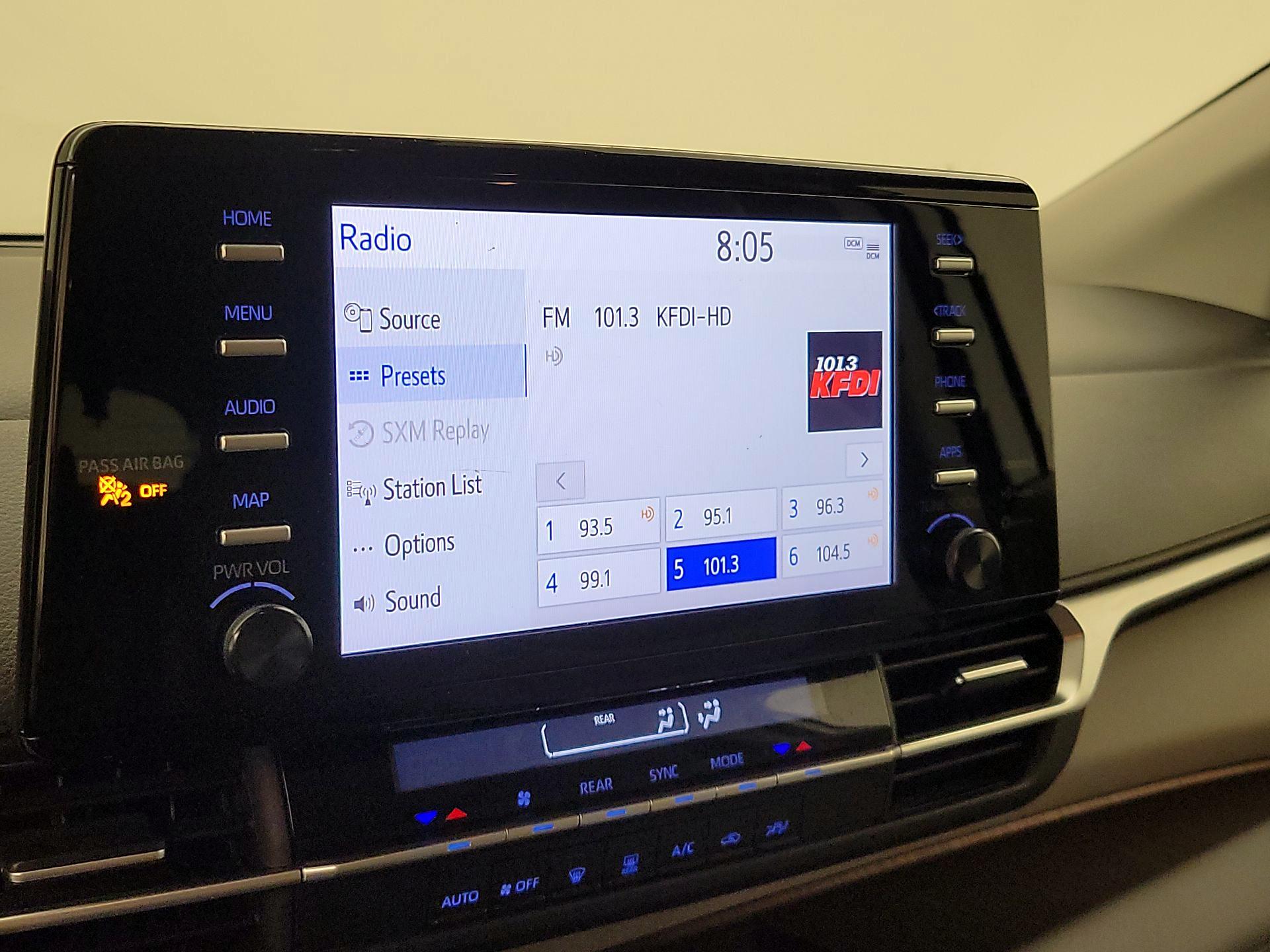 Thumbnail: 2022 Toyota Sienna - 15