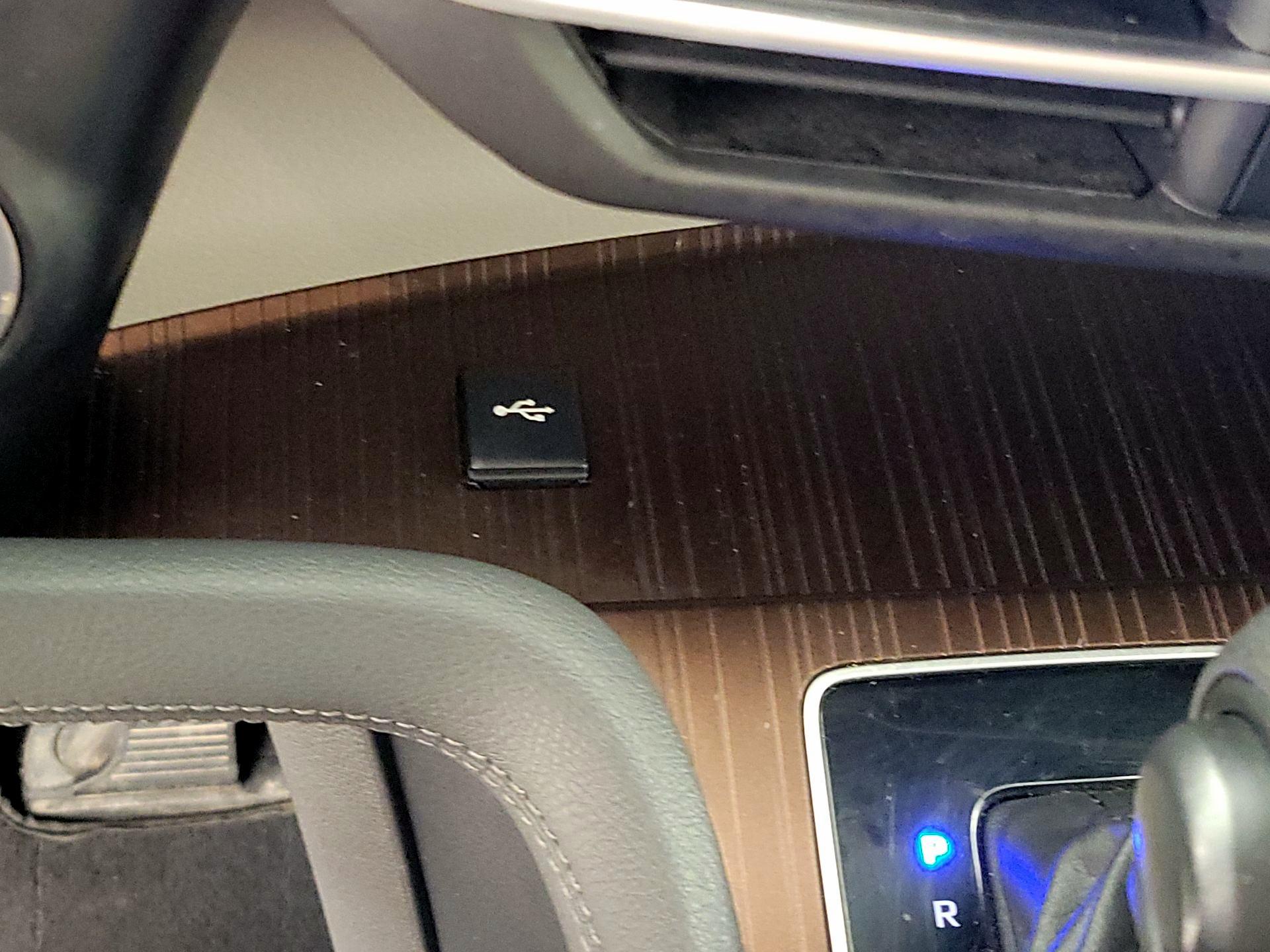 Thumbnail: 2022 Toyota Sienna - 18