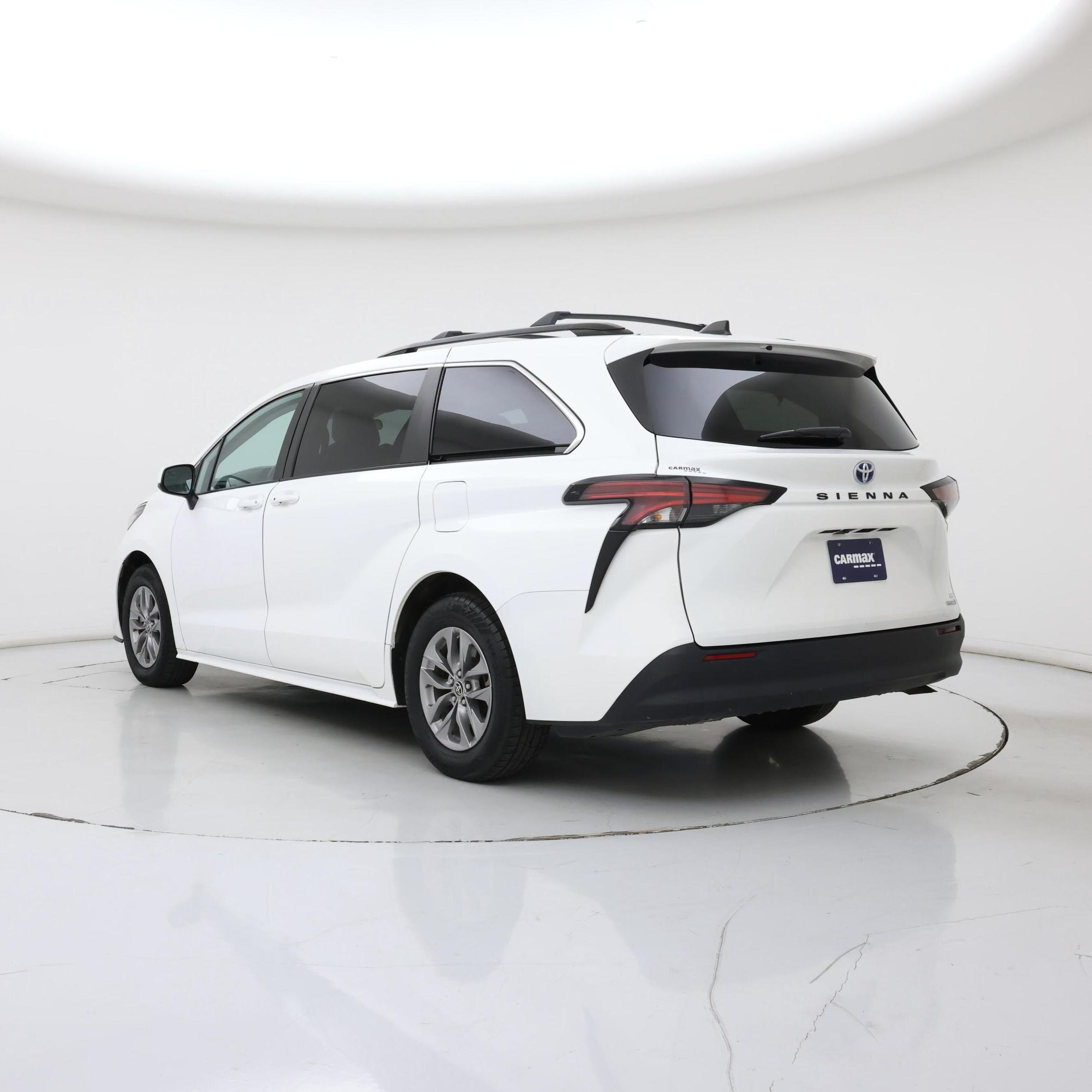 Thumbnail: 2022 Toyota Sienna - 2
