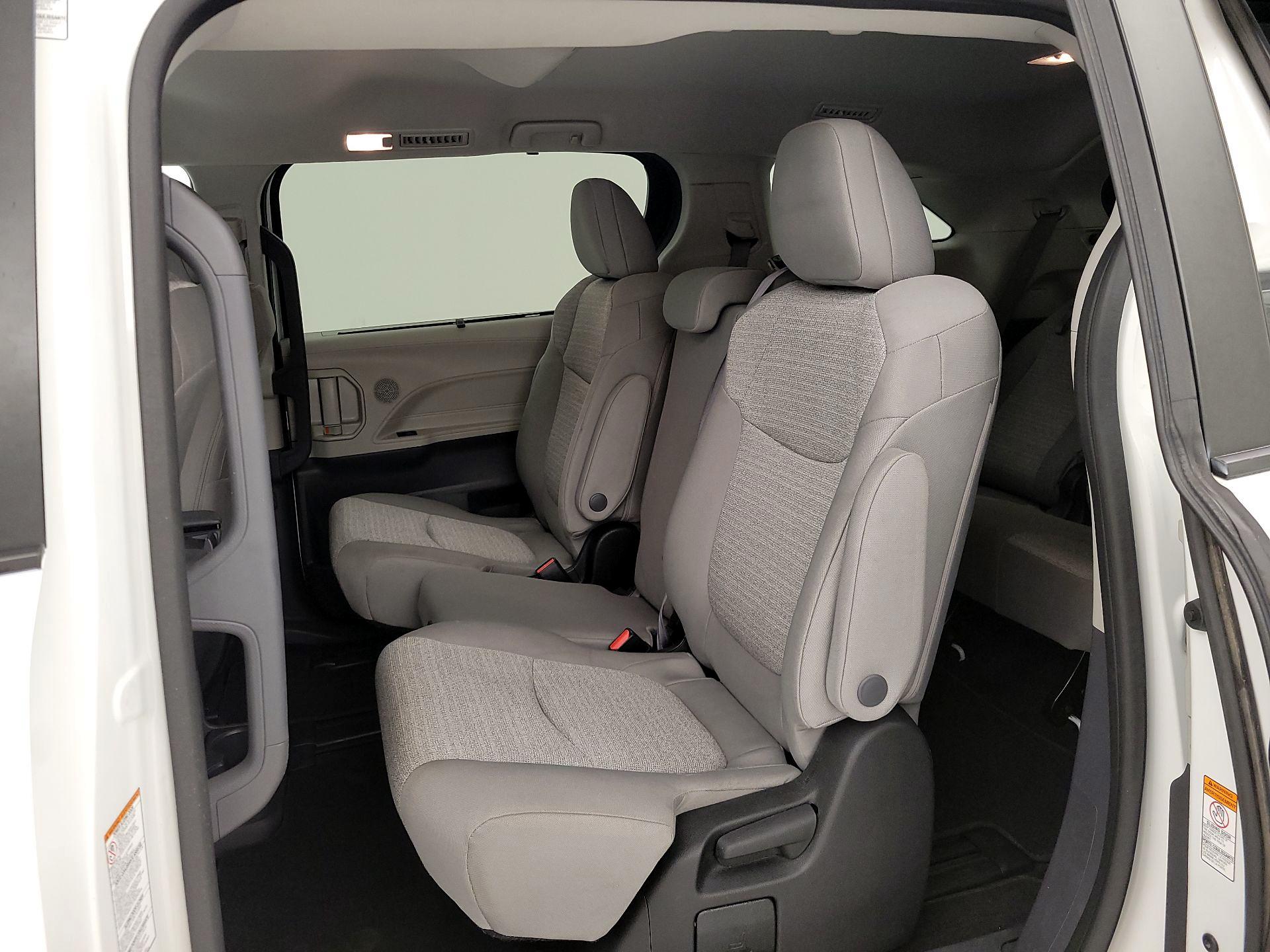 Thumbnail: 2022 Toyota Sienna - 19