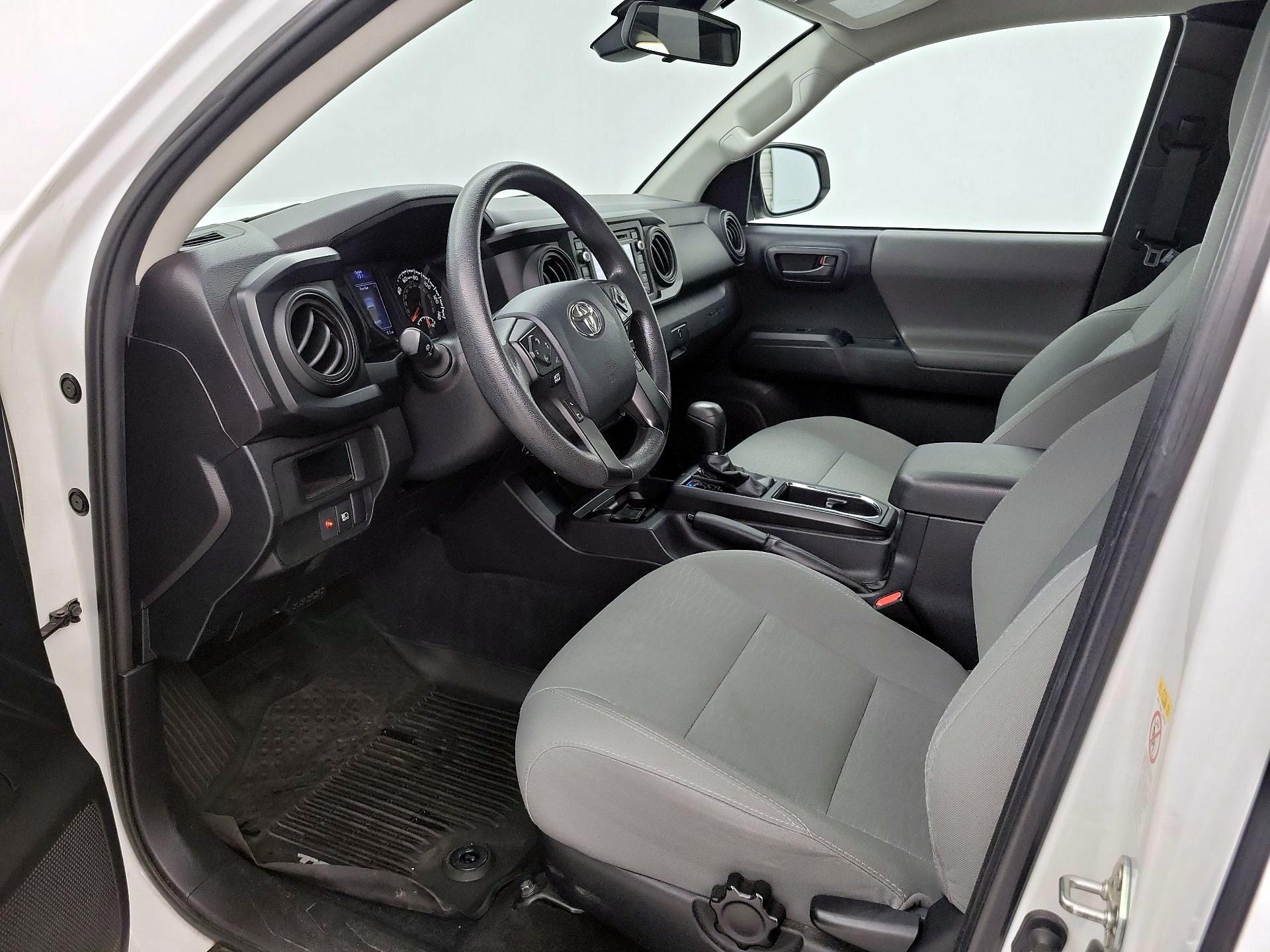 Thumbnail: 2018 Toyota Tacoma - 11