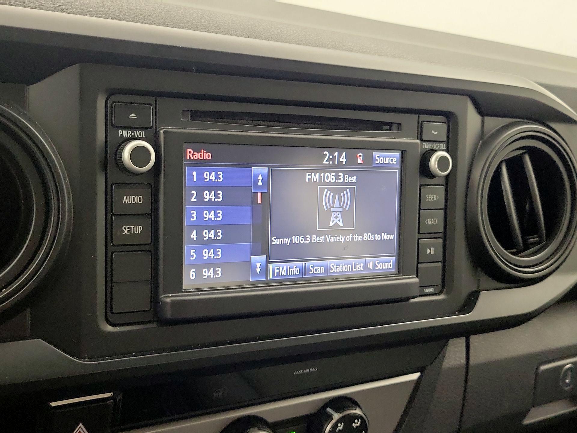 Thumbnail: 2018 Toyota Tacoma - 15