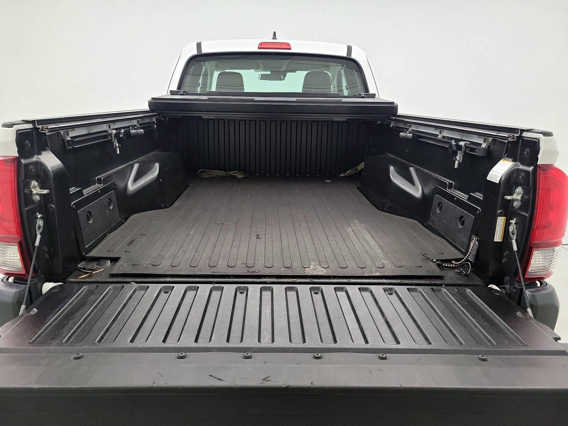 Thumbnail: 2018 Toyota Tacoma - 20