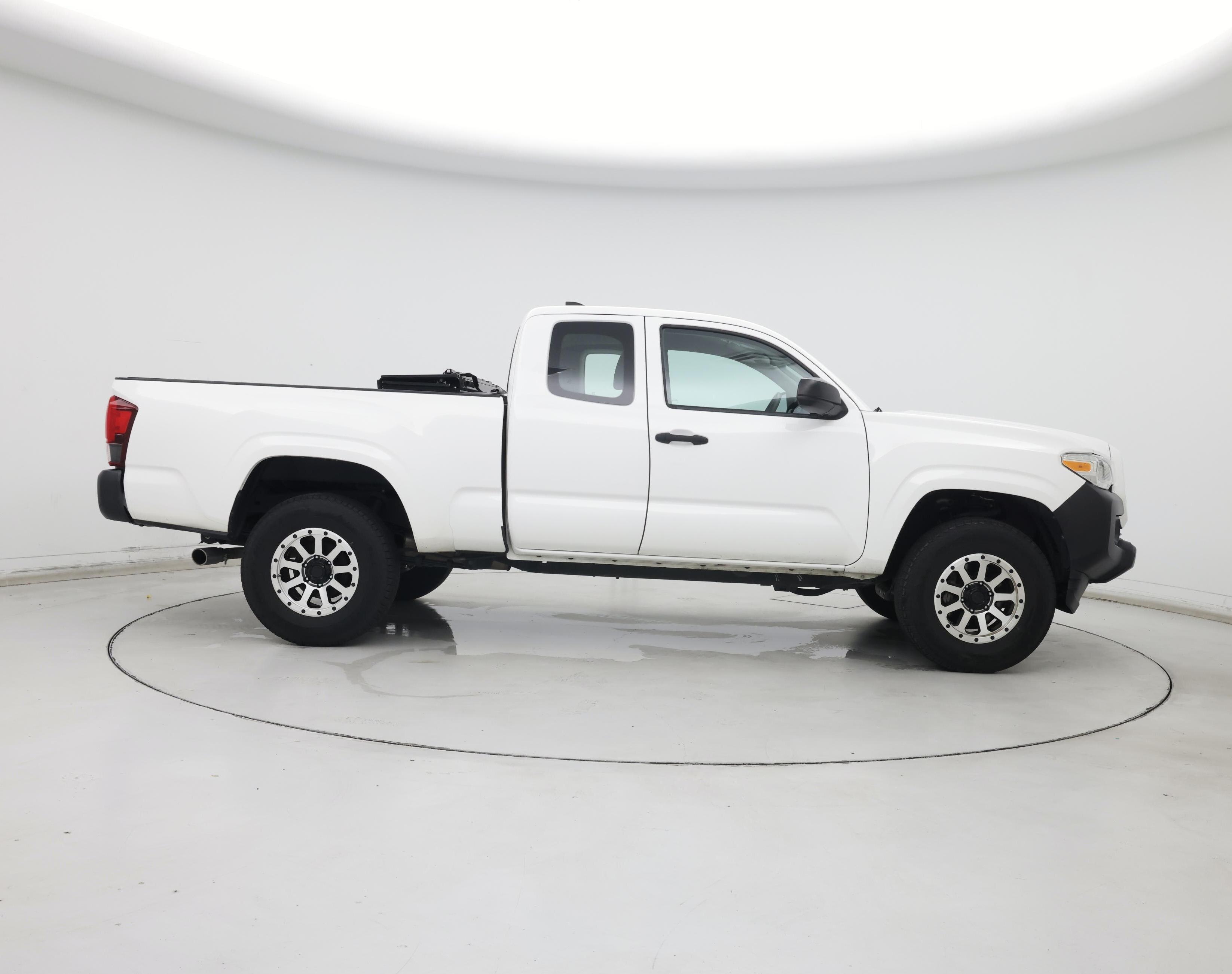 Thumbnail: 2018 Toyota Tacoma - 7