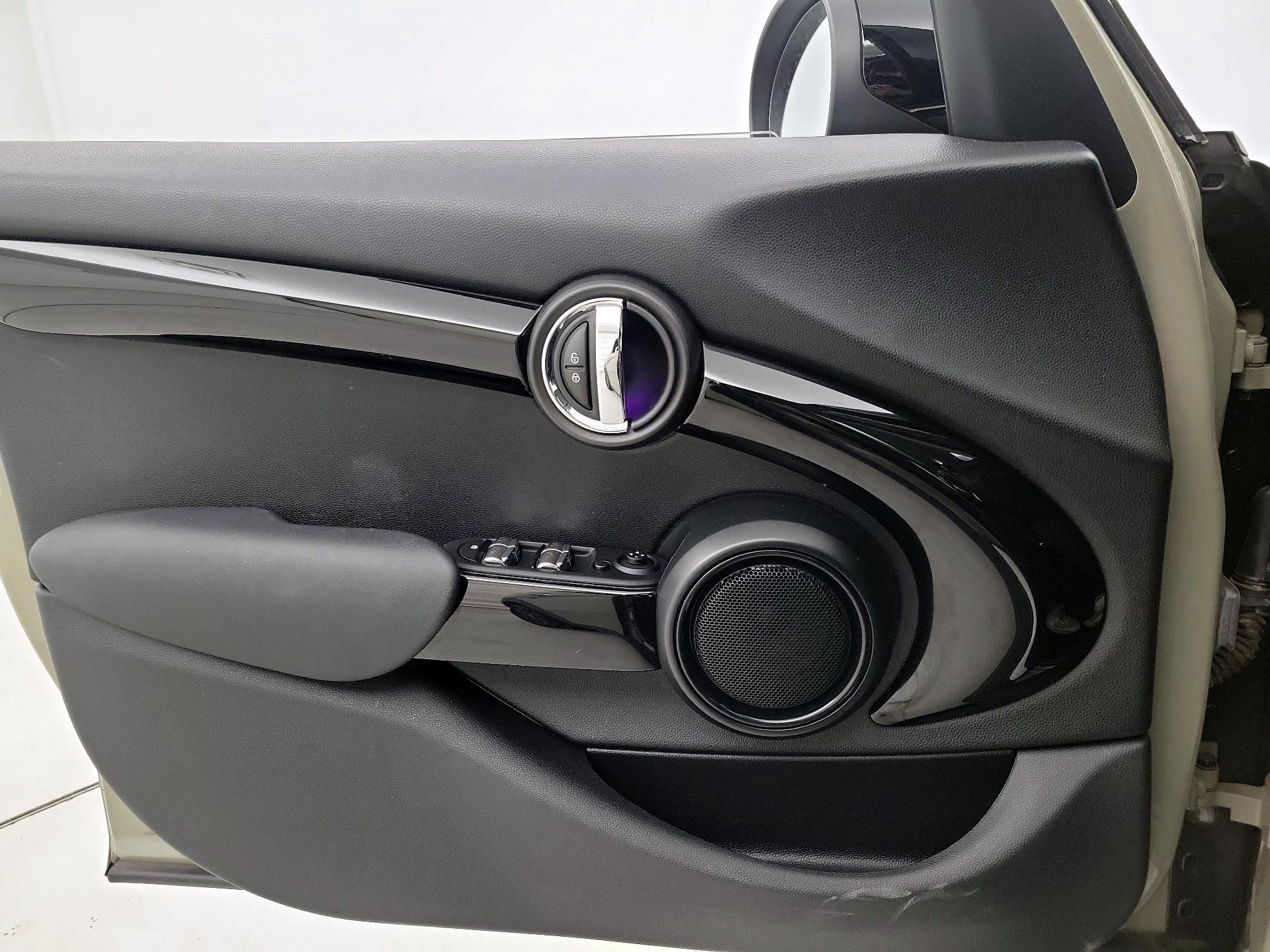 Thumbnail: 2020 MINI Cooper Hardtop - 12