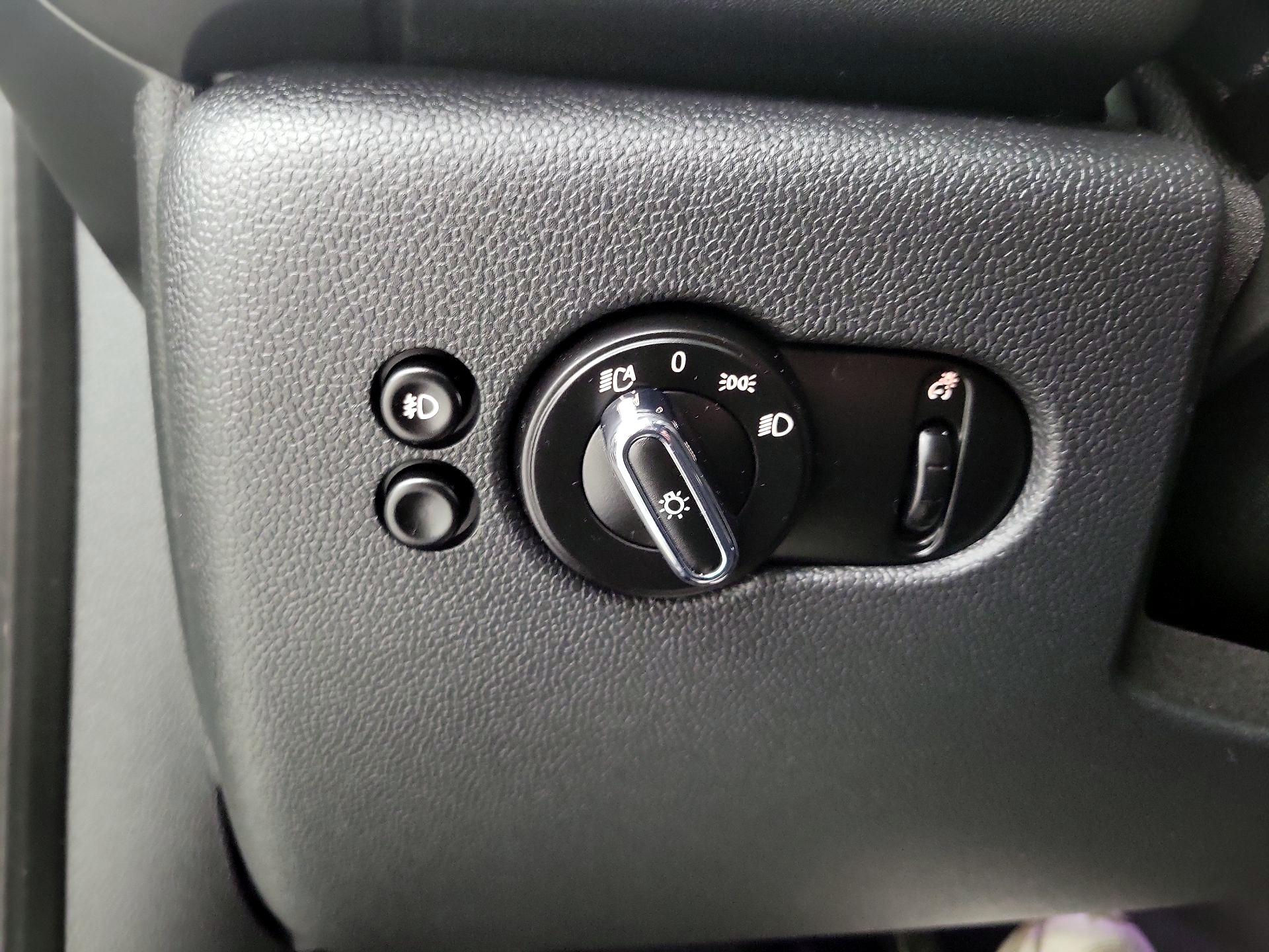 Thumbnail: 2020 MINI Cooper Hardtop - 13