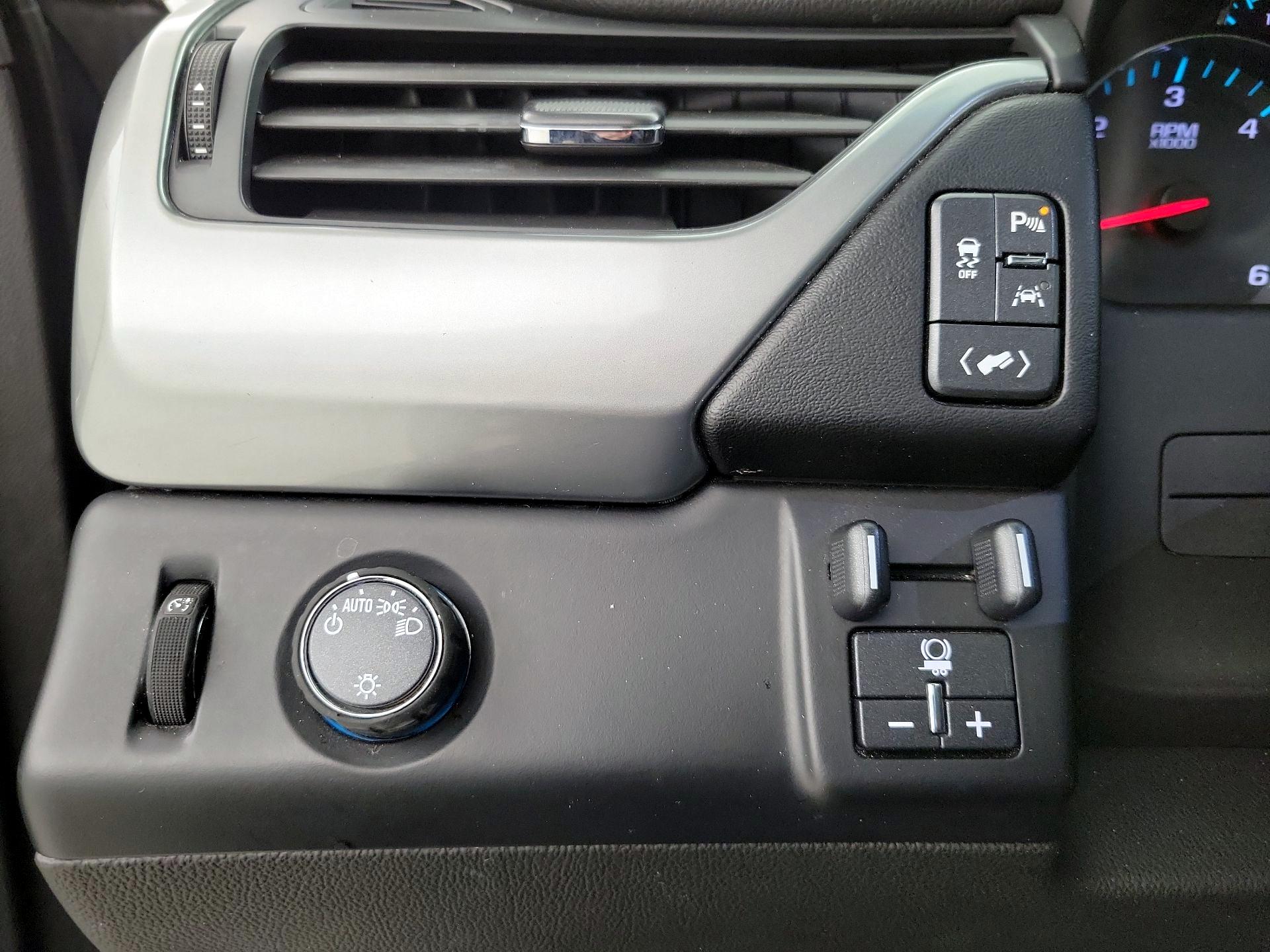 Thumbnail: 2019 Chevrolet Tahoe - 13