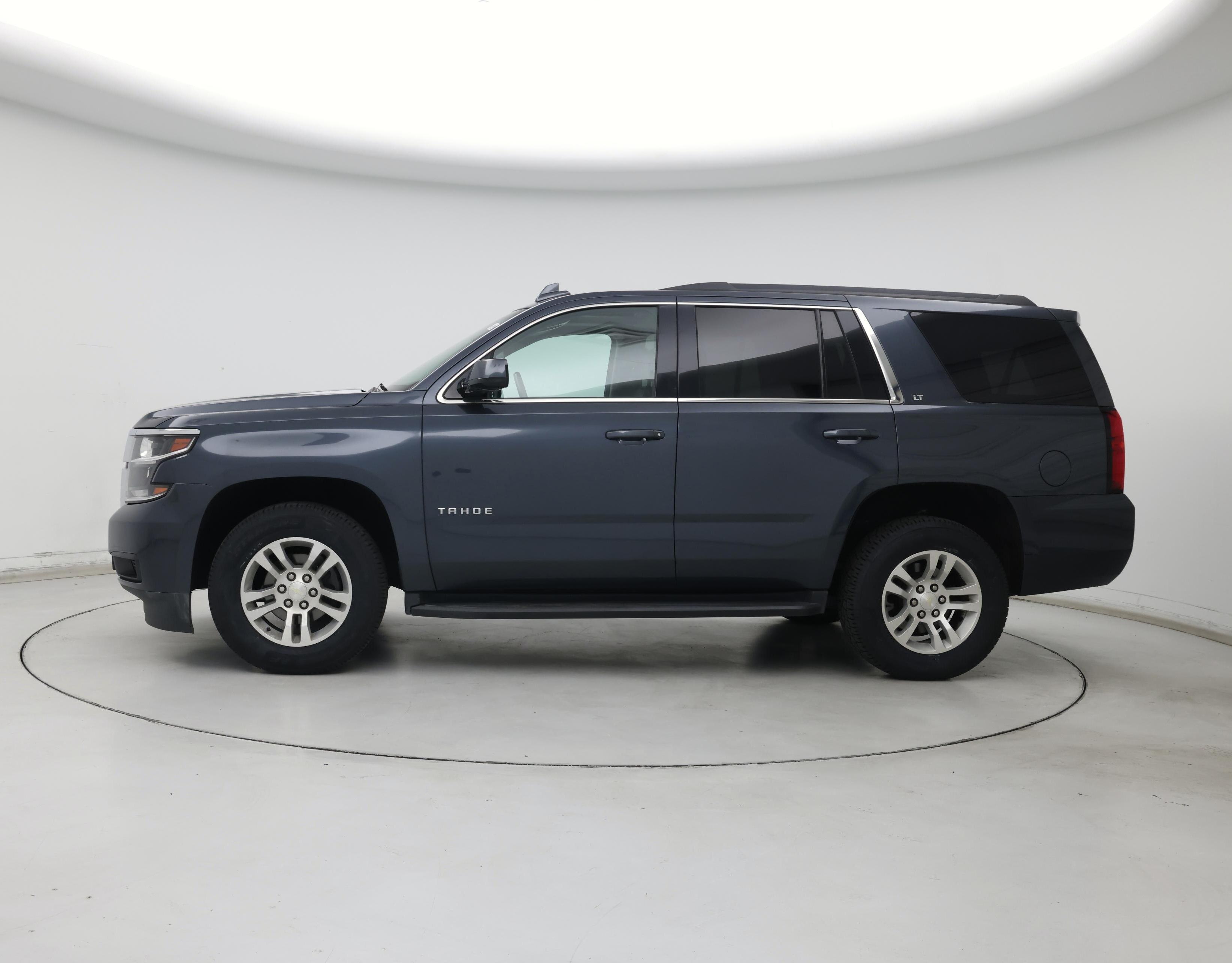 Thumbnail: 2019 Chevrolet Tahoe - 3