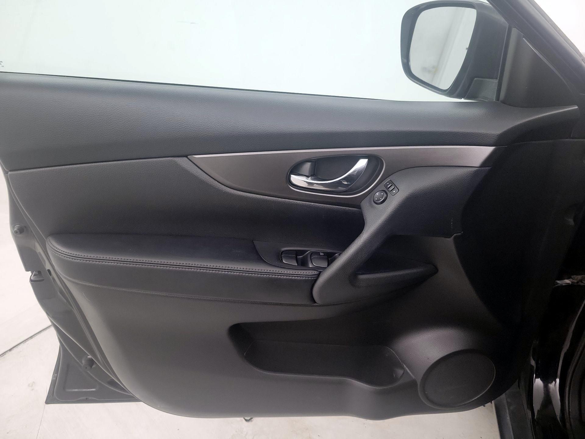 Thumbnail: 2014 Nissan Rogue - 12