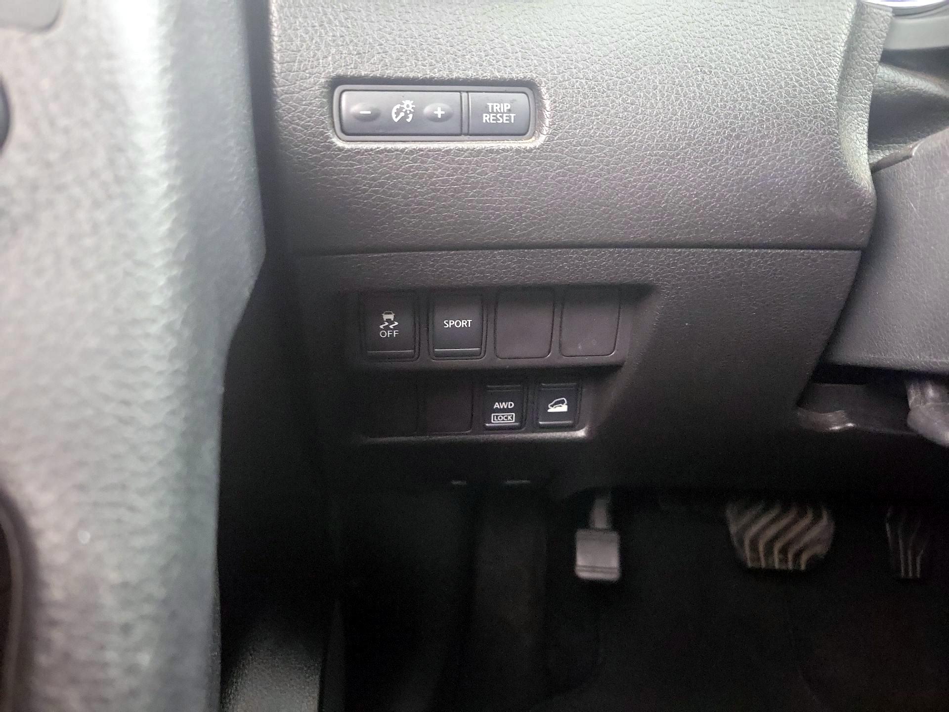 Thumbnail: 2014 Nissan Rogue - 13