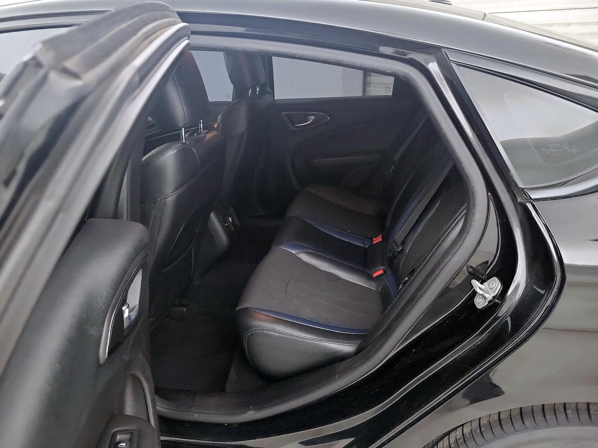 Thumbnail: 2015 Chrysler 200 - 18