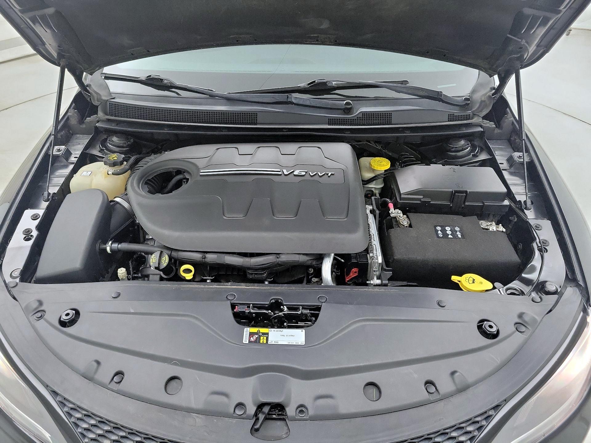 Thumbnail: 2015 Chrysler 200 - 20