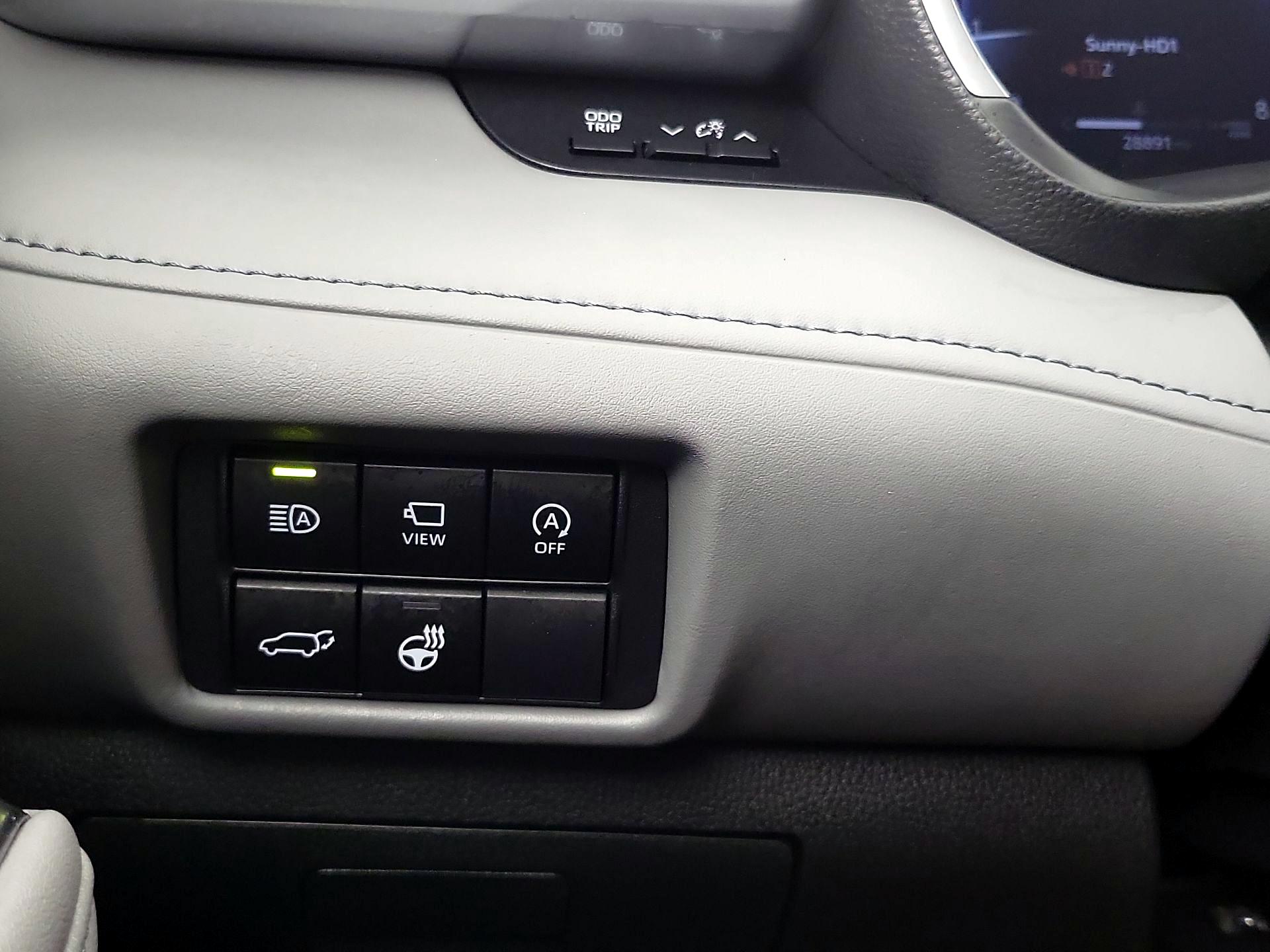 Thumbnail: 2023 Toyota Highlander - 13