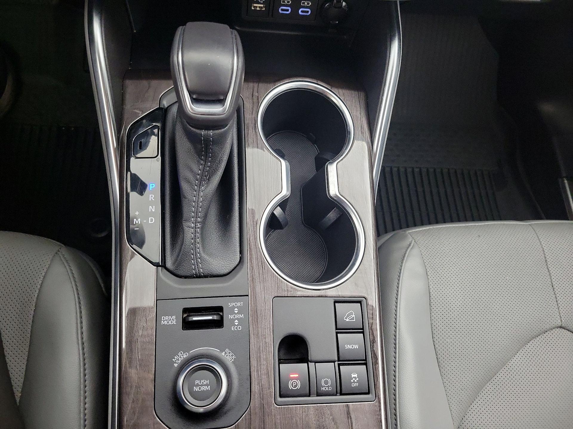 Thumbnail: 2023 Toyota Highlander - 17