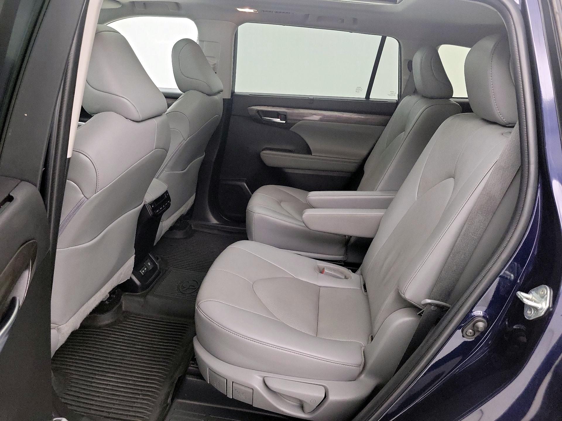 Thumbnail: 2023 Toyota Highlander - 20