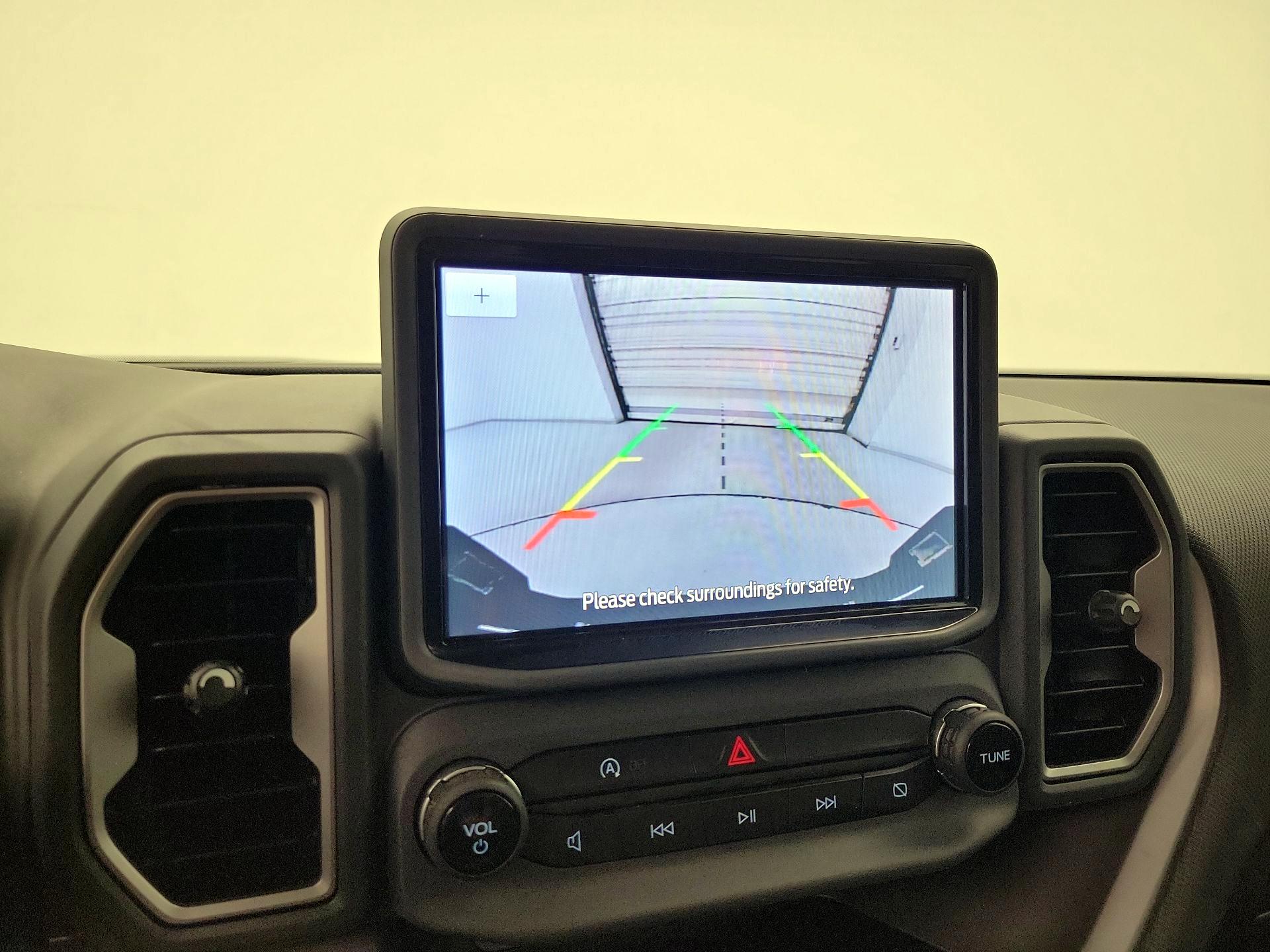 Thumbnail: 2022 Ford Bronco Sport - 14