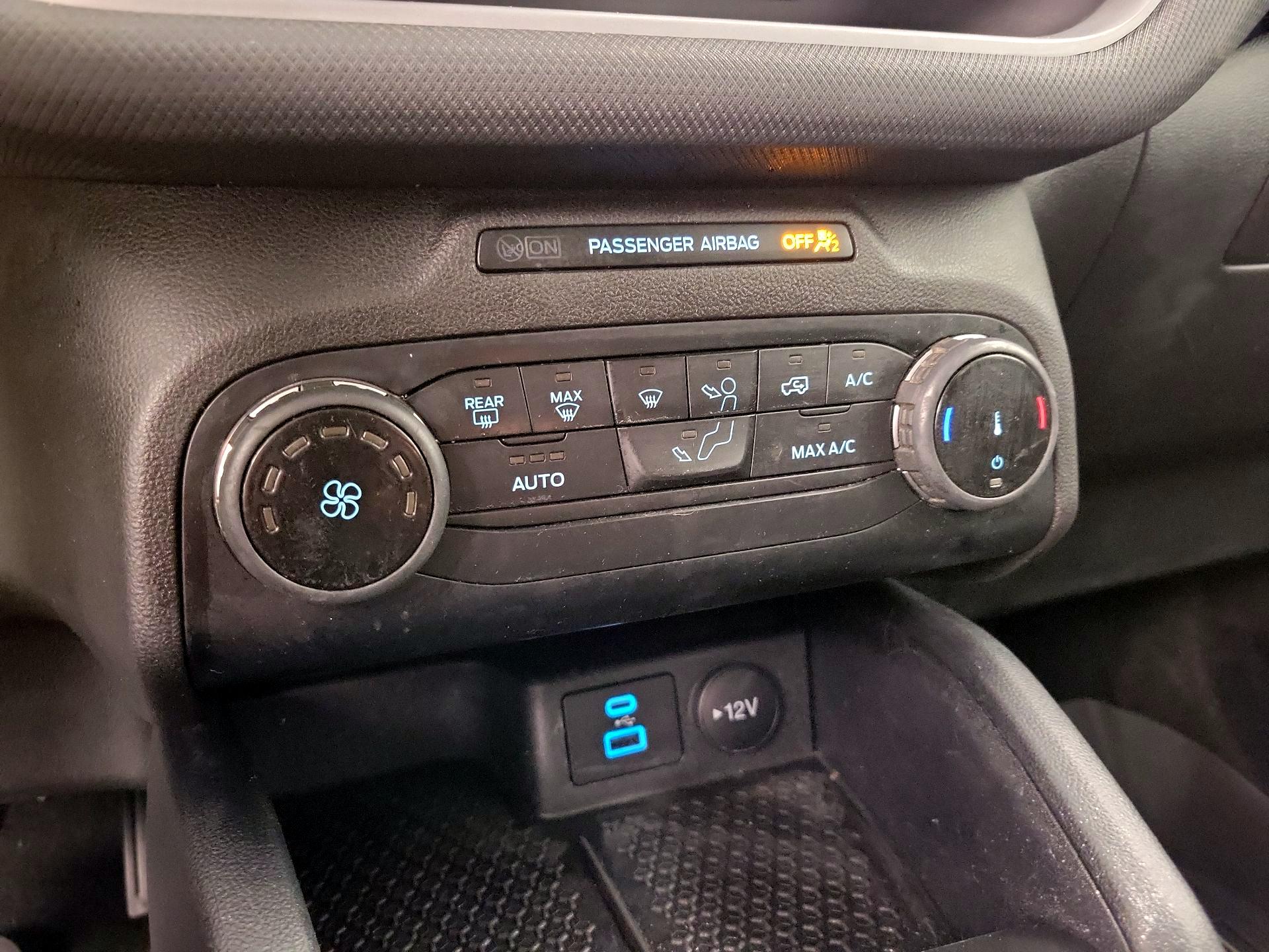 Thumbnail: 2022 Ford Bronco Sport - 16