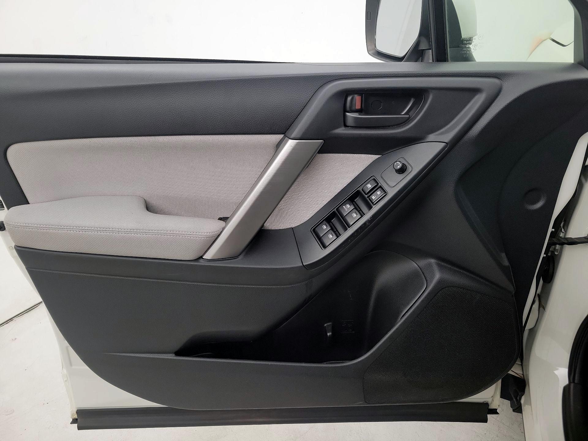 Thumbnail: 2015 Subaru Forester - 12