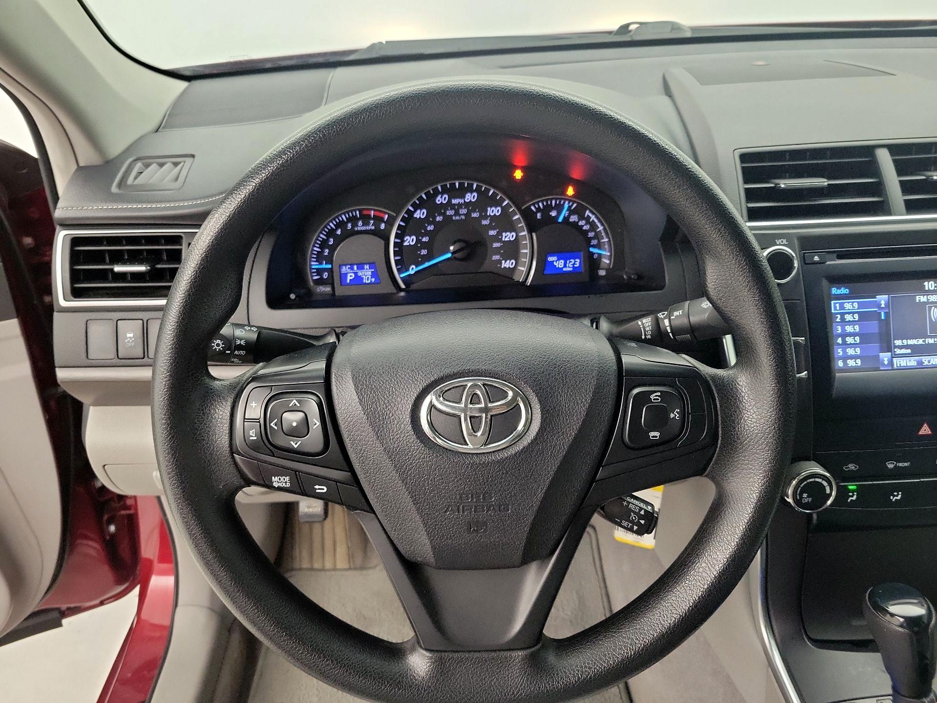 Thumbnail: 2015 Toyota Camry - 10