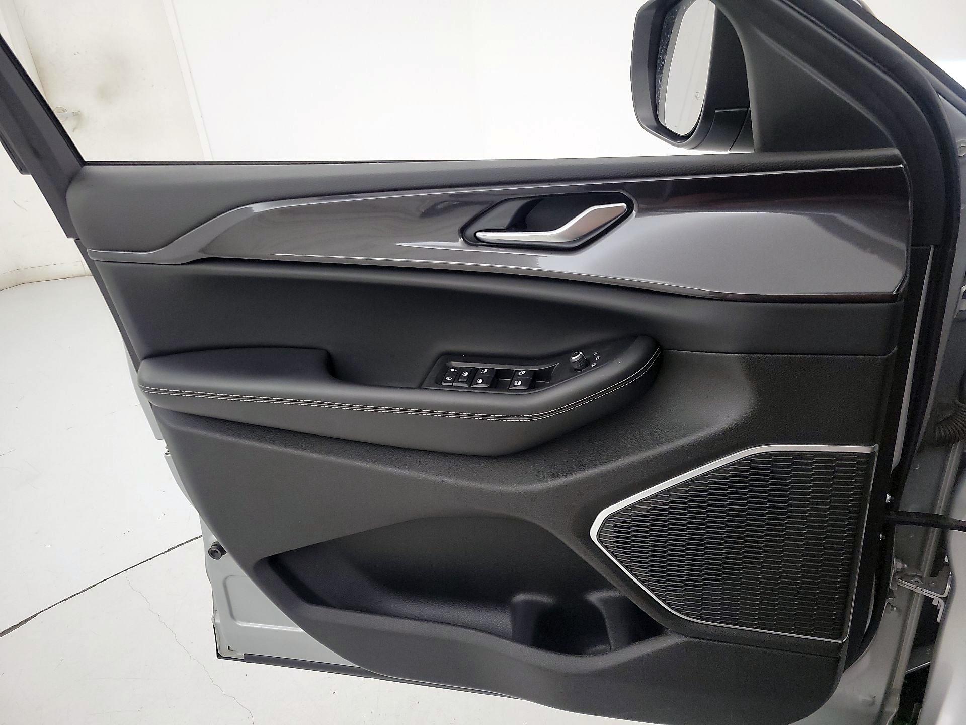 Thumbnail: 2022 Jeep Grand Cherokee - 12