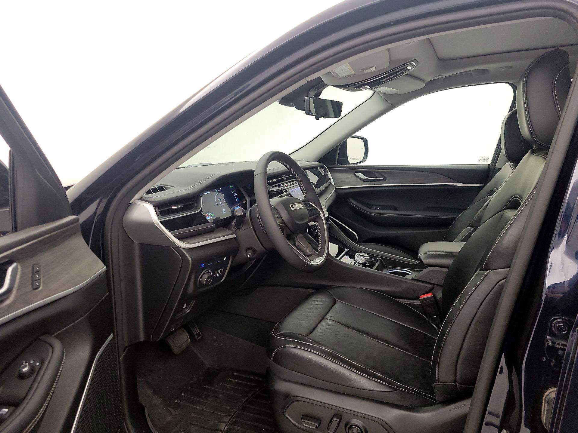 Thumbnail: 2023 Jeep Grand Cherokee - 11
