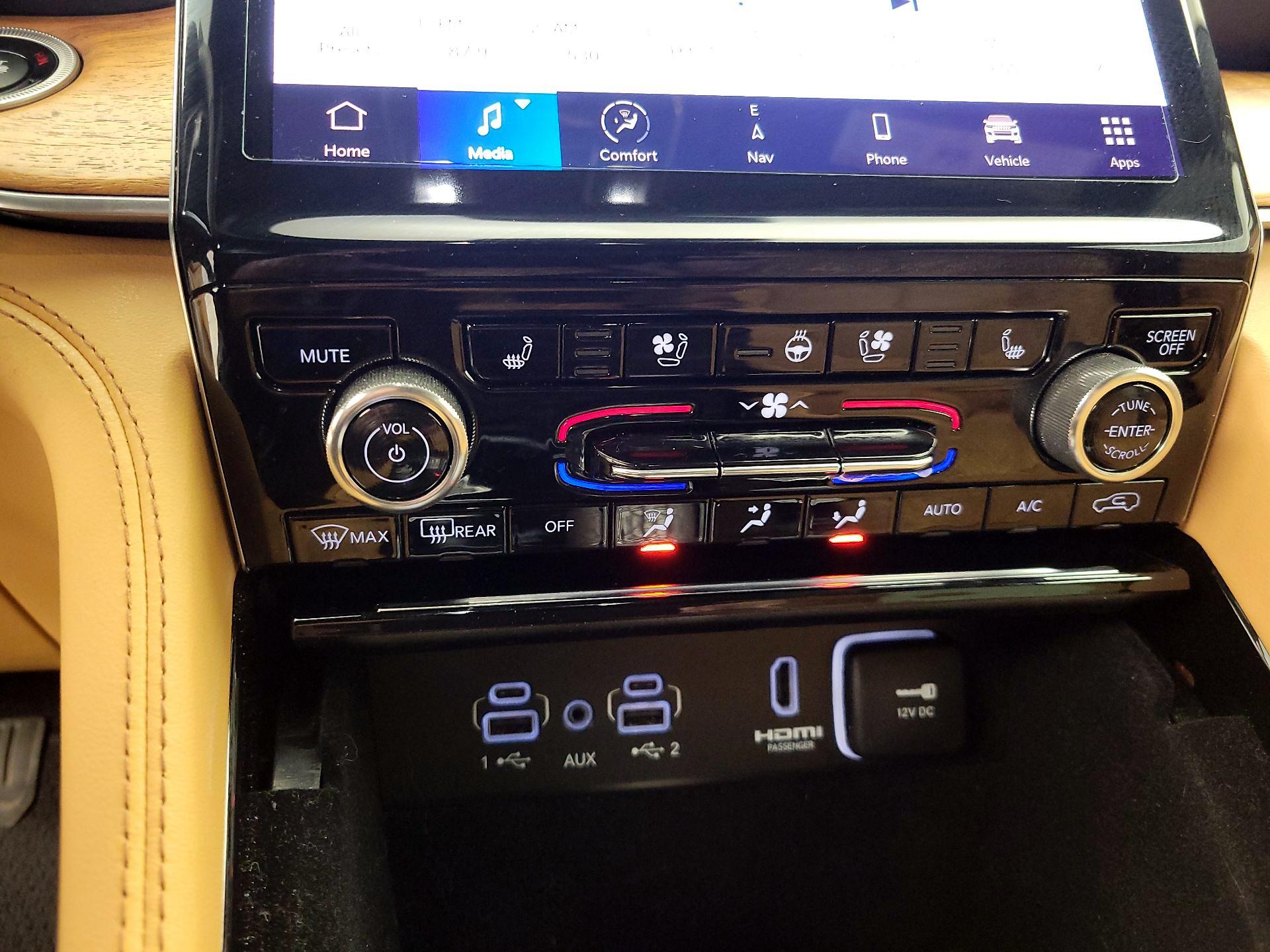 Thumbnail: 2022 Jeep Grand Cherokee L - 17