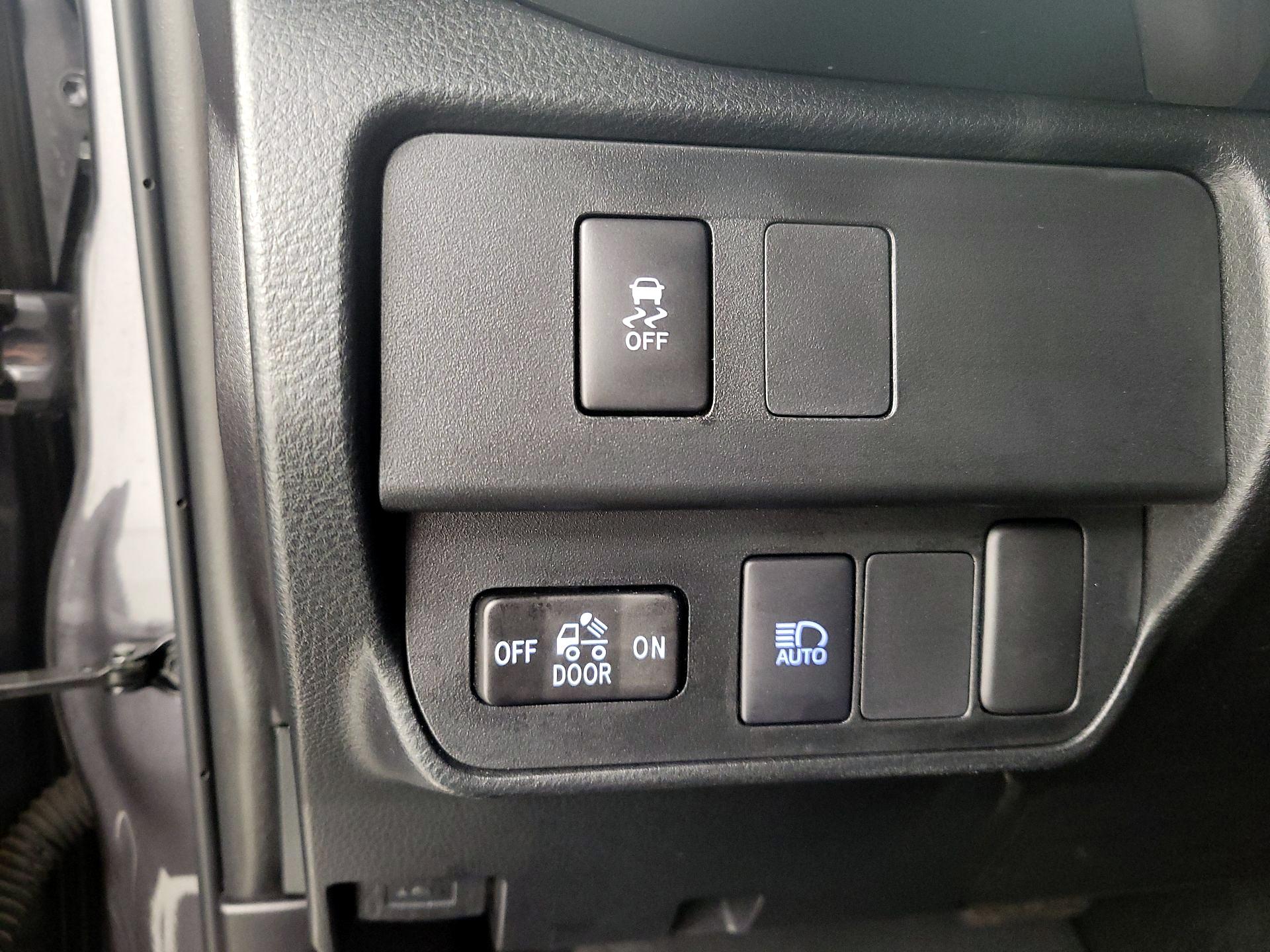 Thumbnail: 2023 Toyota Tacoma - 13