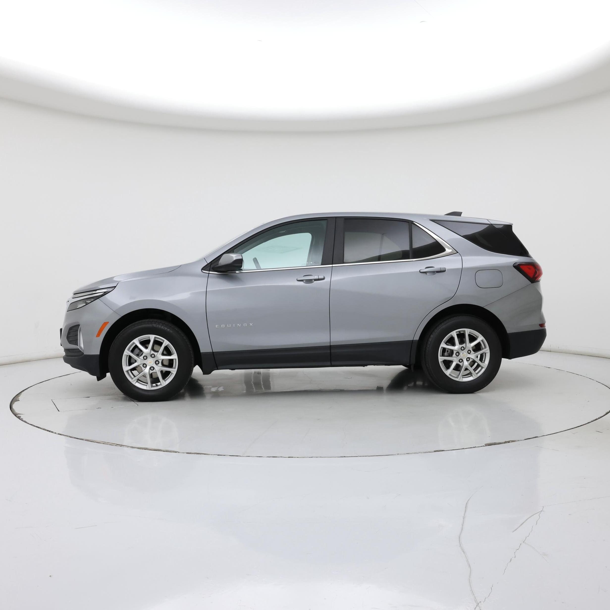 Thumbnail: 2023 Chevrolet Equinox - 3