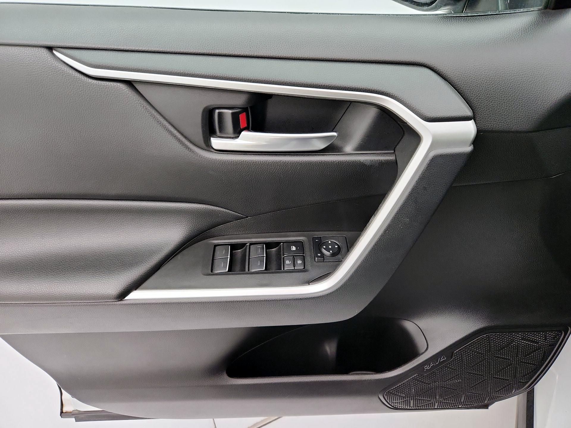 Thumbnail: 2023 Toyota RAV4 - 12